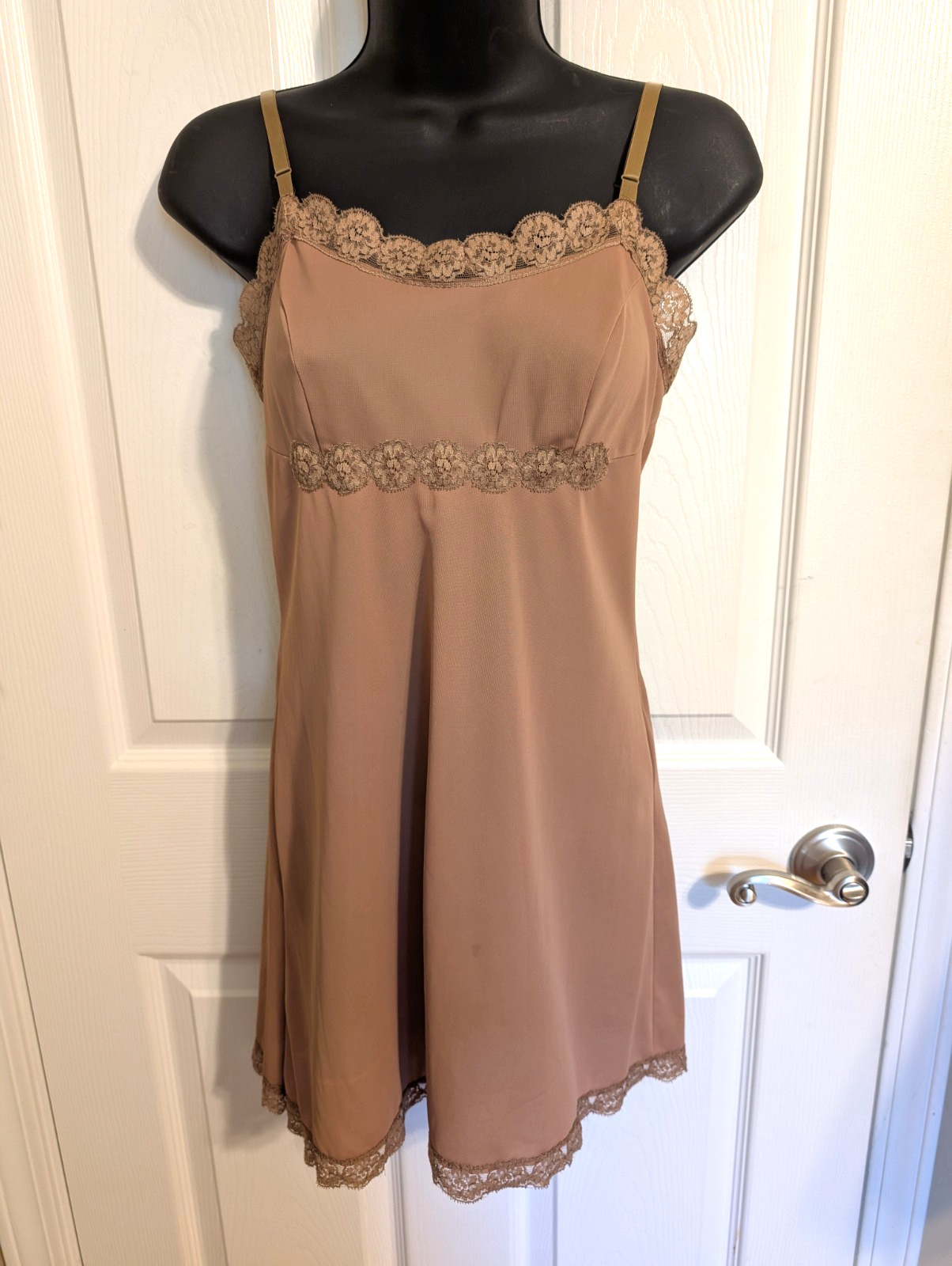 Vintage Lorraine Lingerie Women’s Taupe Nylon w/ Lace Short Full Slip size 32
