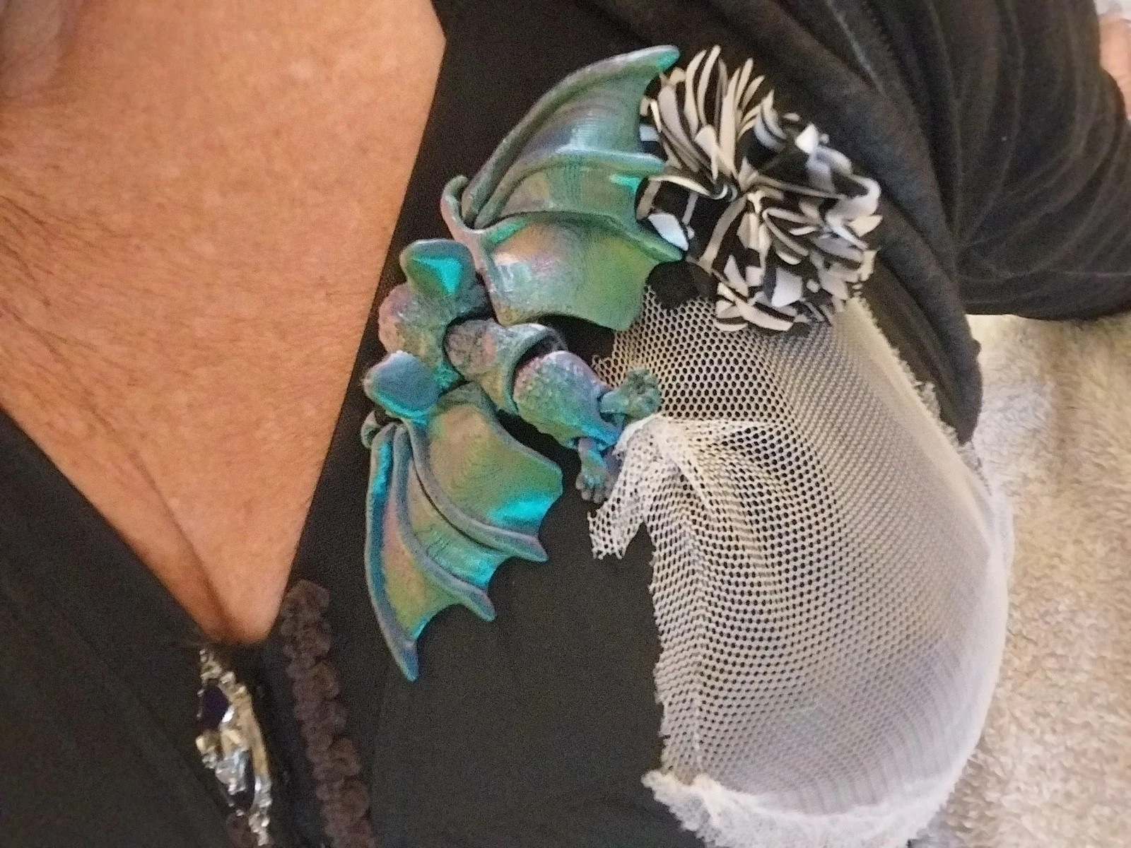 VTG BULLET BRA POINTY WAIST NIP GIRDLE BUSTIER BAT ART STEAMPUNK 42DD SPIDER WEB