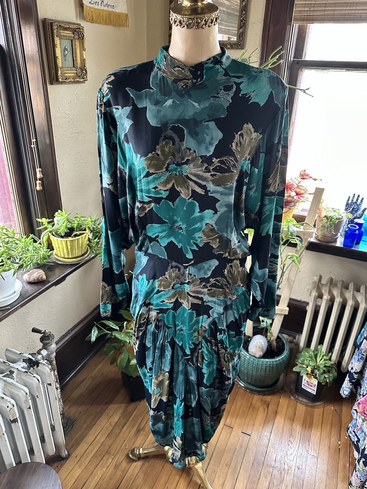 Vintage 80’s Barbara Barbara Floral Avant Garde Dress Size. M/L EUC It’s A Vibe