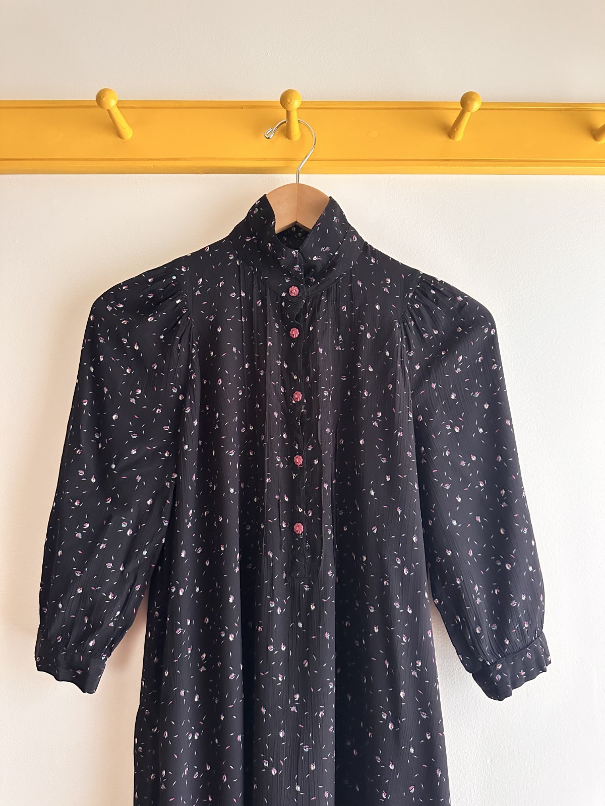 Vintage 80s Belle France black viscose floral print 3/4 puff sleeve easy dress S
