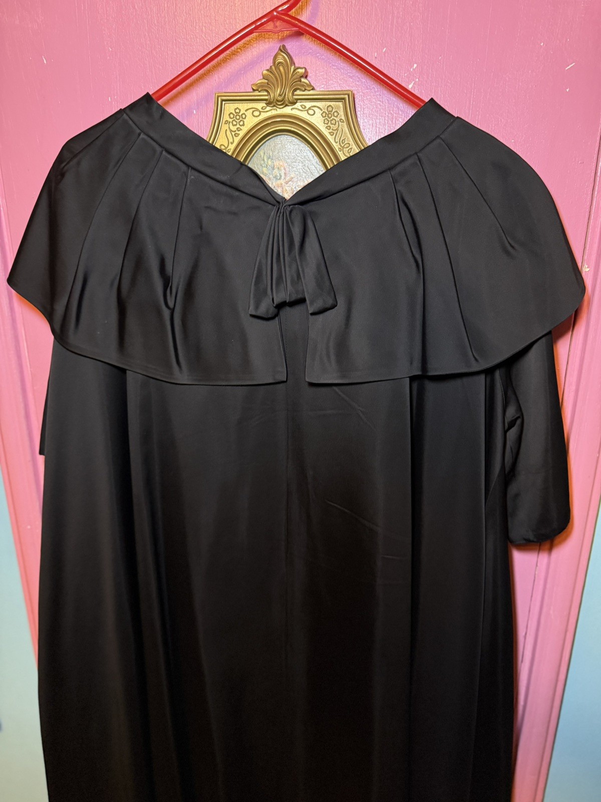 Deadstock Vintage 1950’s Vendom Original California Black satin w ruffle collar