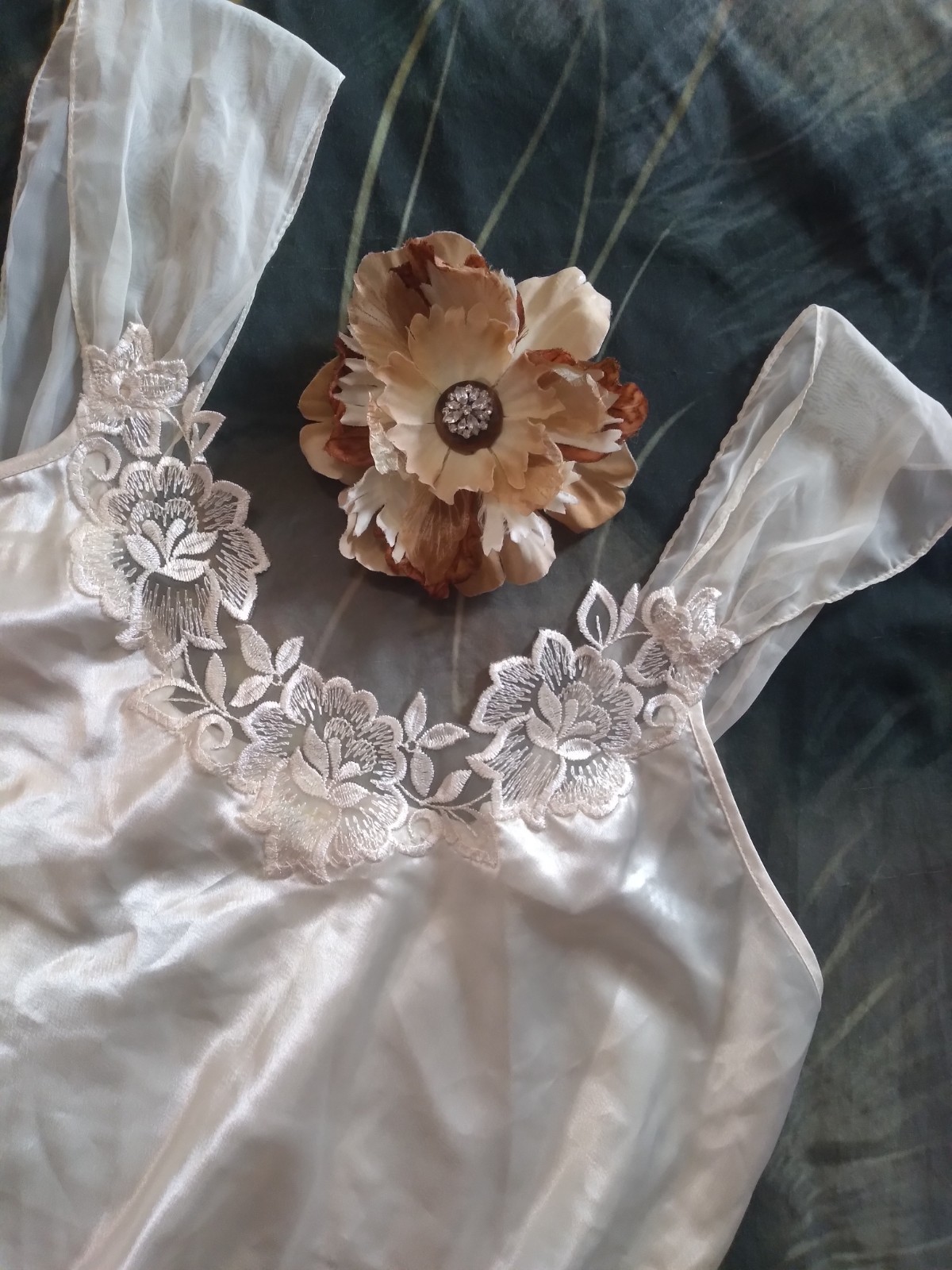 Vintage Dentelle Nightgown M Ivory Cream Silky Satin Vintage Nightie Lingerie