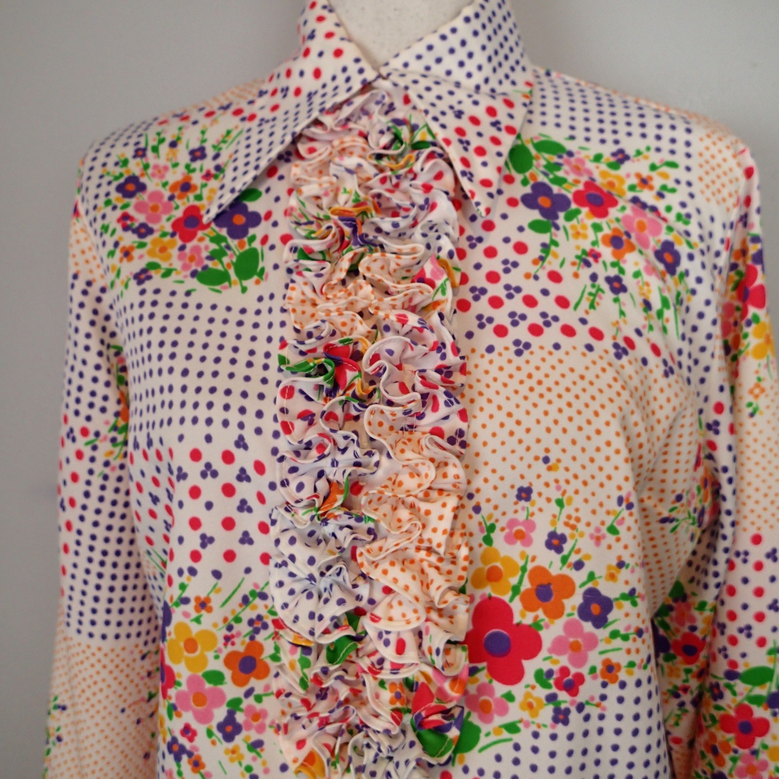 1960’ Button Up Blouse .vtg floral Terry Chicago Brand ruffle shirt top sz L?