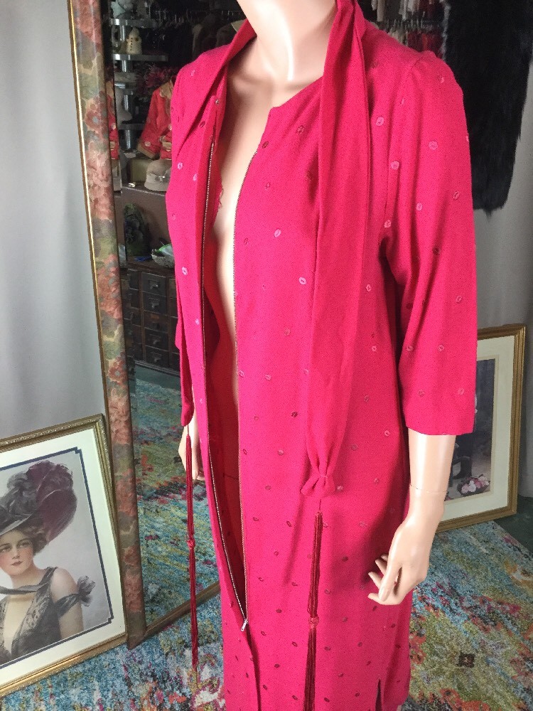 VTG Peer Bright Pink Wool Embroidered Hostess Dress Zip Front Tassel Belt Sz L