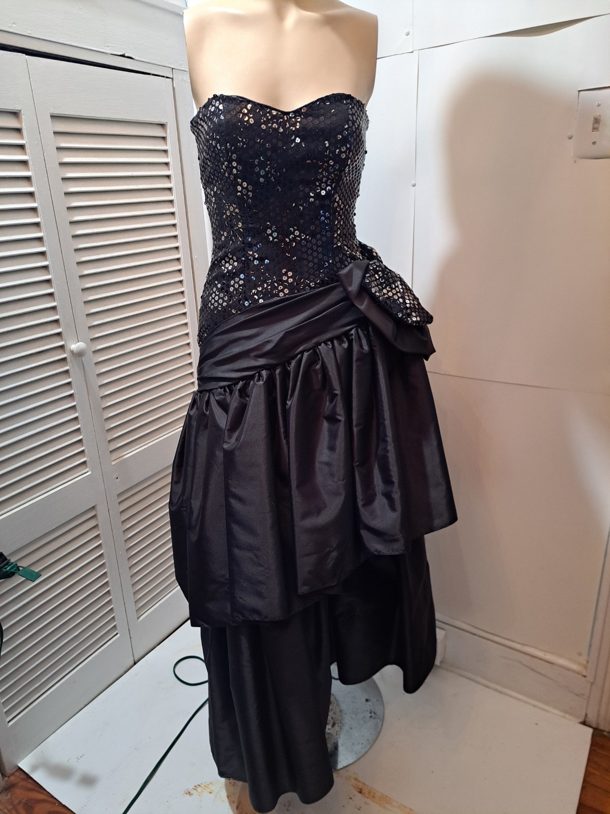 VTG 1980s Black SEQUINED BIG BOW Asymmetrical Hem Strapless PROM PARTY DRESS 5/6