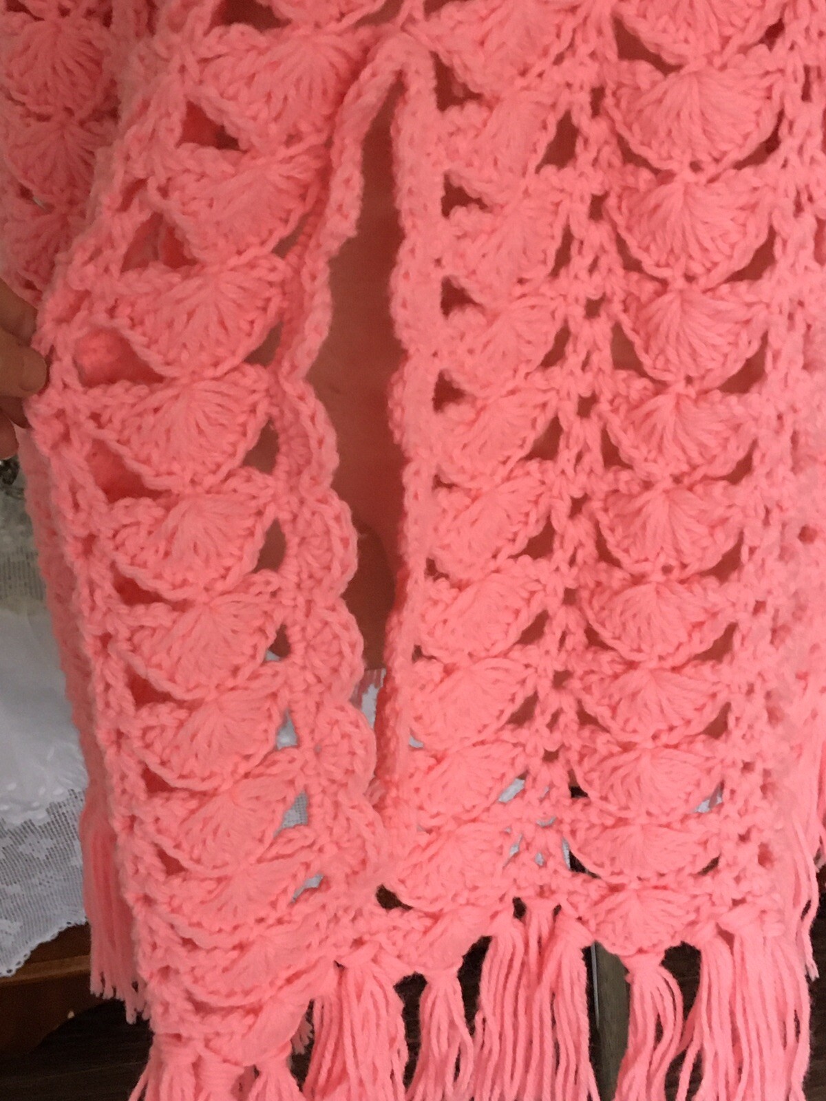 VTG FRINGE Coral PINK Scalloped Button Front CAPE Shawl HAND CROCHET Hippie BOHO