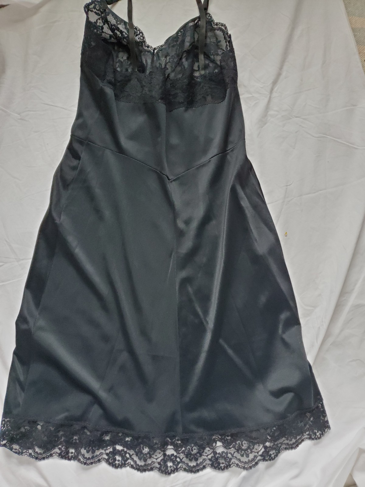 Warner Laros Vintage black slip-sz 32-style #4052 short-adjustable straps-lace