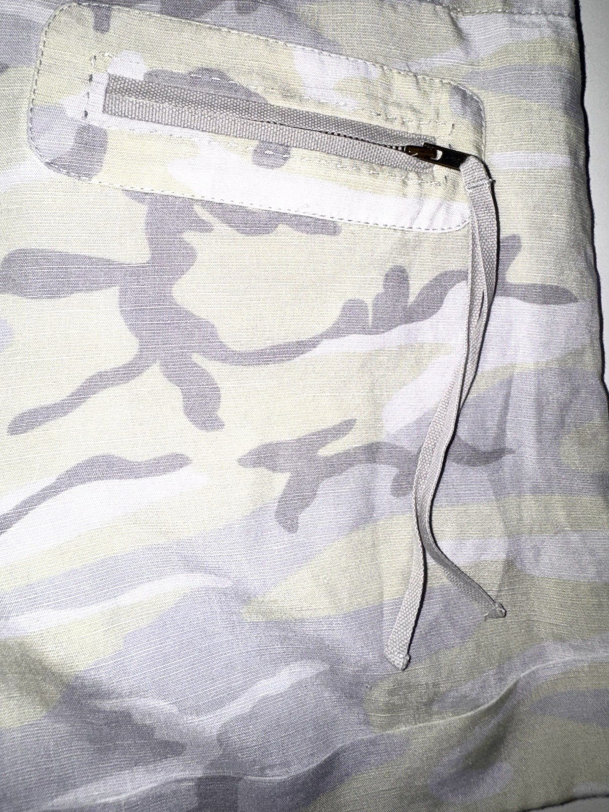 RARE Y2K Juicy Couture Low Rise Camo Cargo Chino Shorts Size 2 EUC Linen Blend