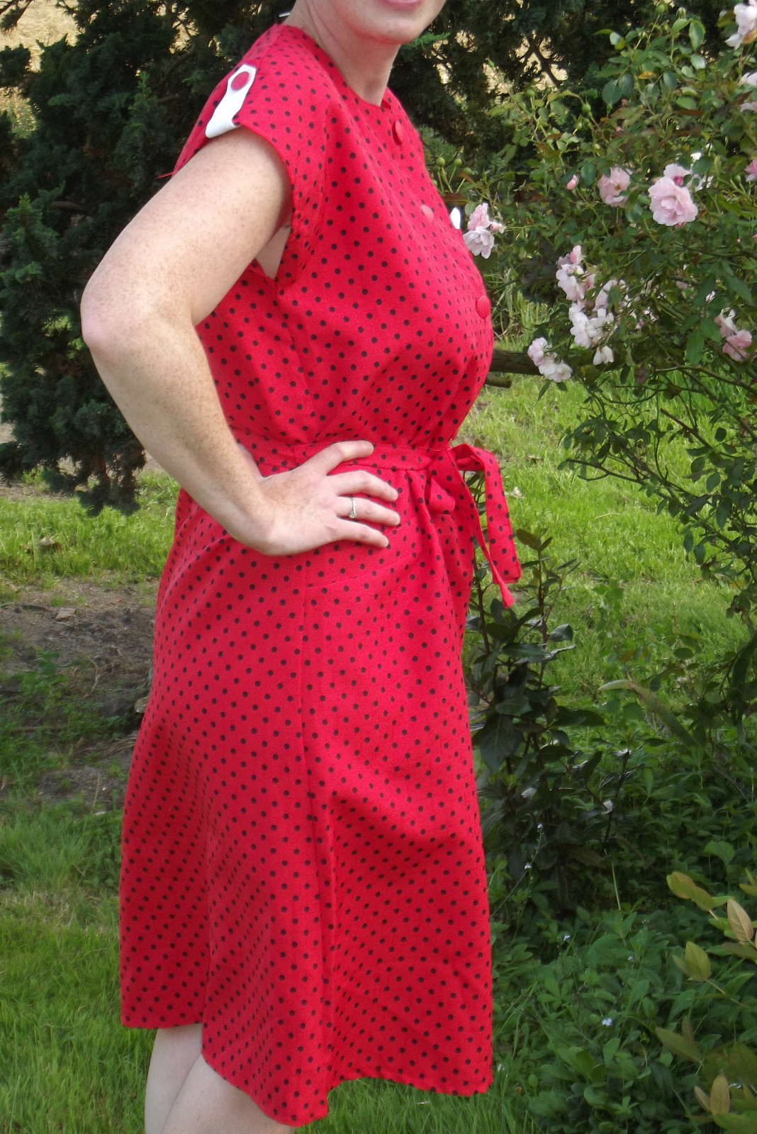 ANTIQUE PRETTY VINTAGE FASHION RETRO 1950S RED BLACK POLKA DOT DECOR DRESS SIZE 46