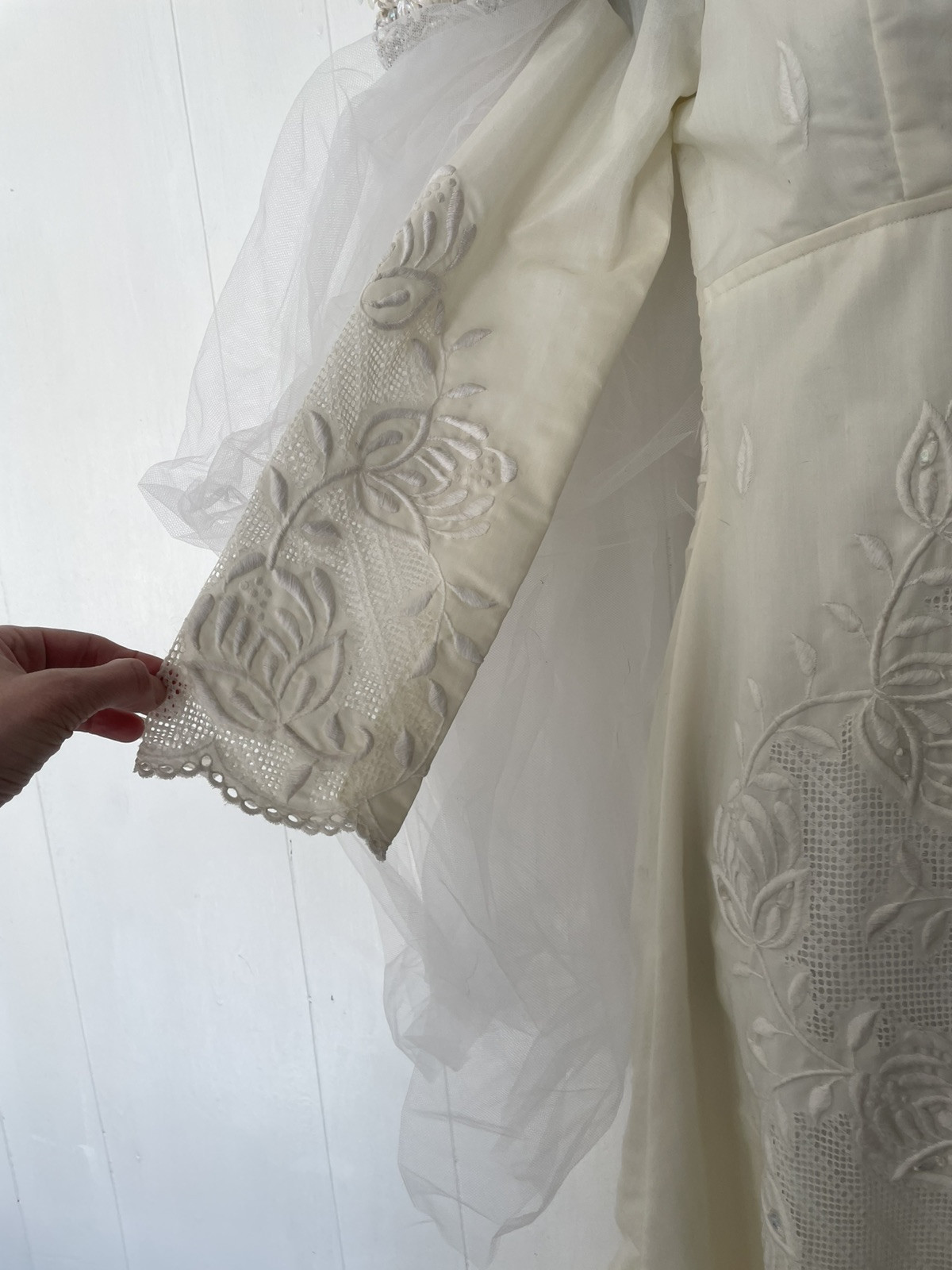 Vtg Stunning Ivory Tapestry Lantern Style Wedding Dress W/ Veils 30”/28”/52”