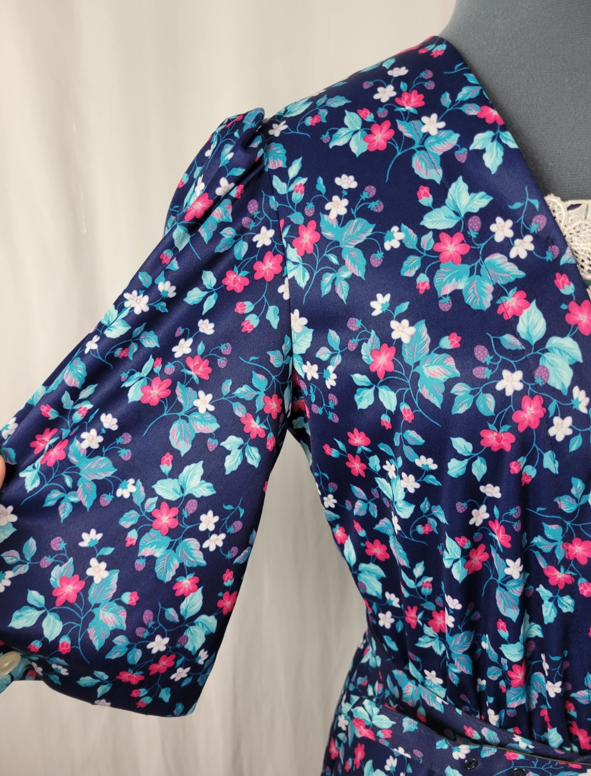 Vintage Whirlaway Blue Floral Dress w White Lace Inset & Matching Belt Size 12