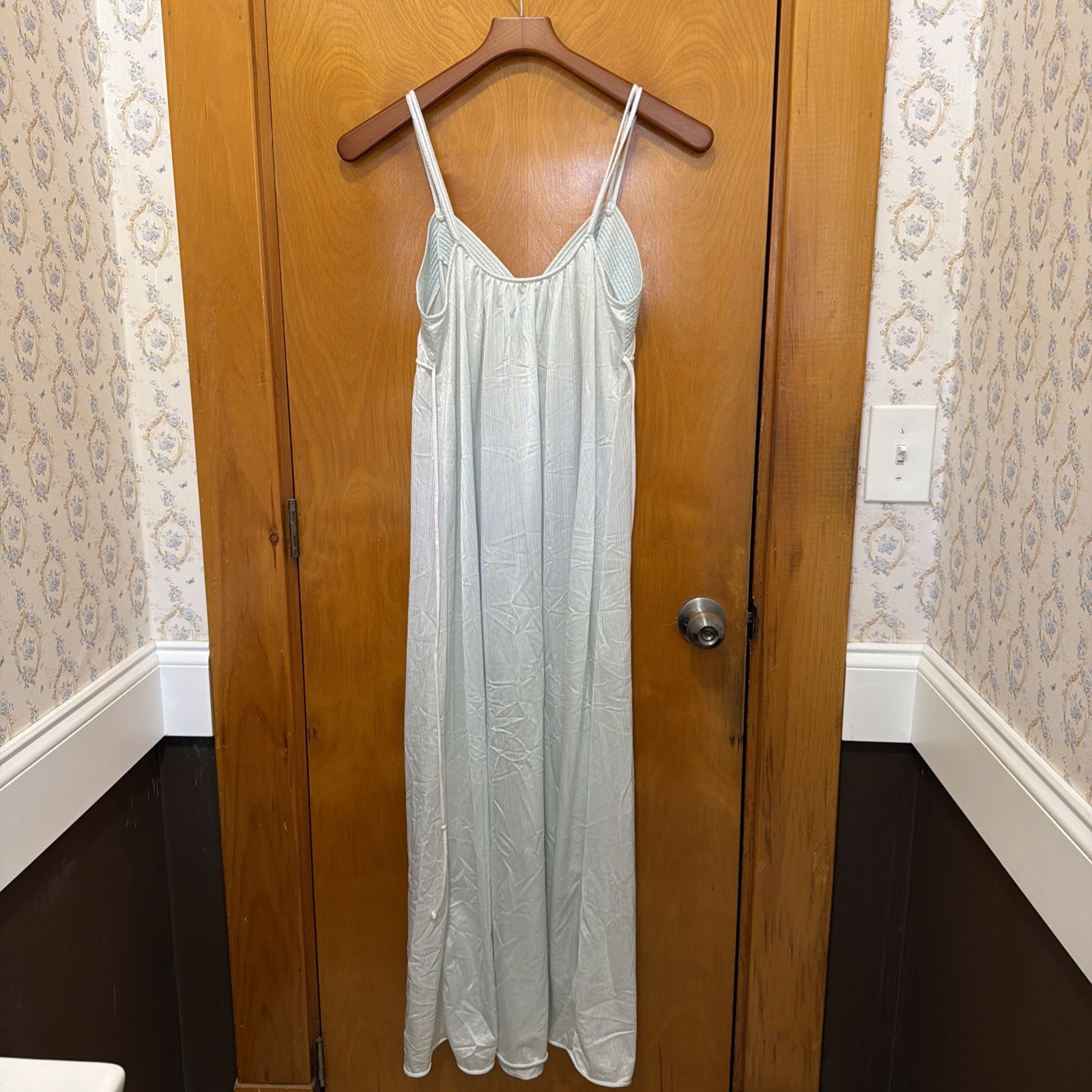 Vintage Val Mode lingerie Nightgown Soft blue Sz Small Slip dress Feminine