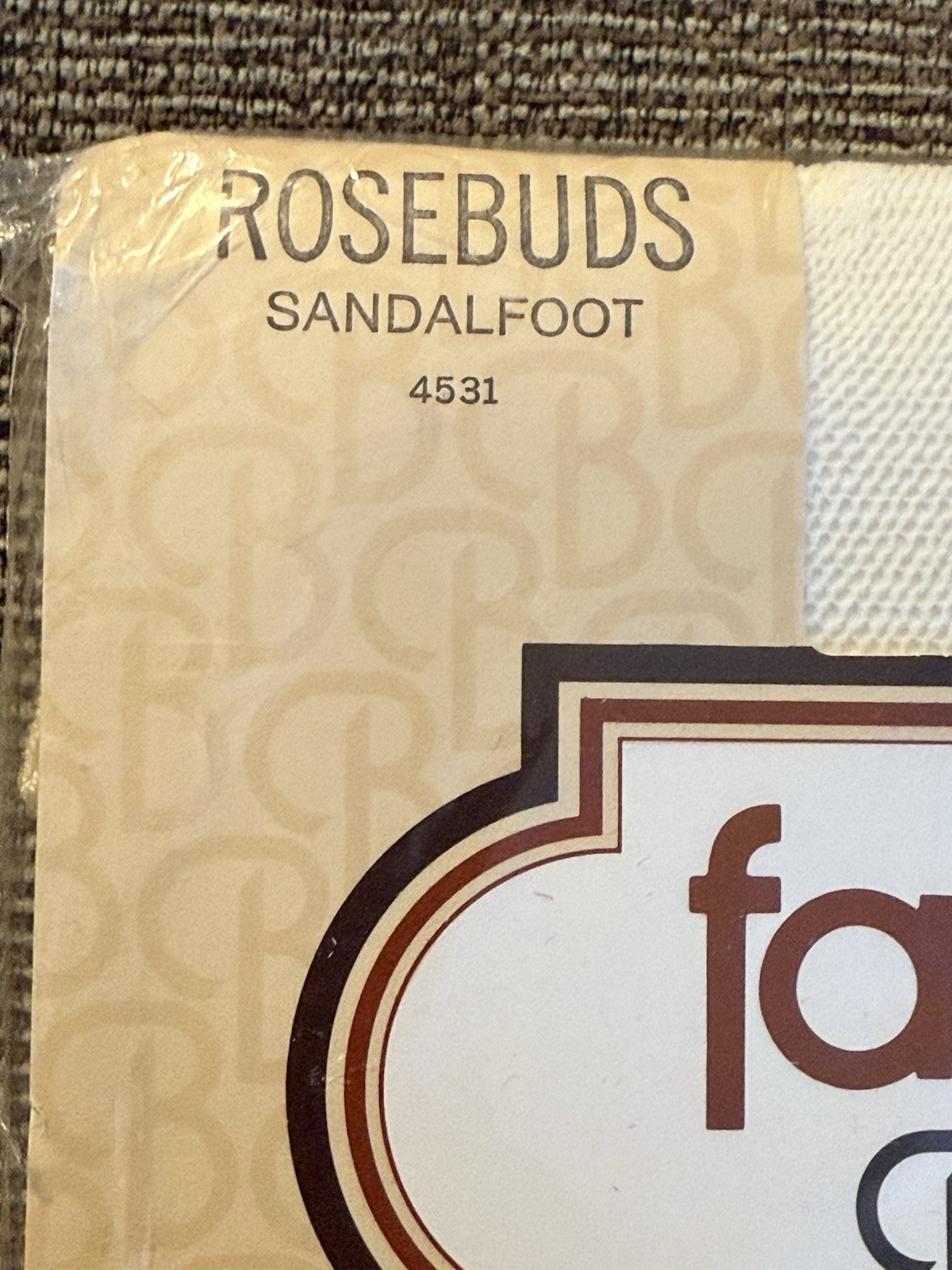 Berkshire Ivory Pantyhose Textured Rosebud Pattern Size 3-4 NEW Vintage 1980s