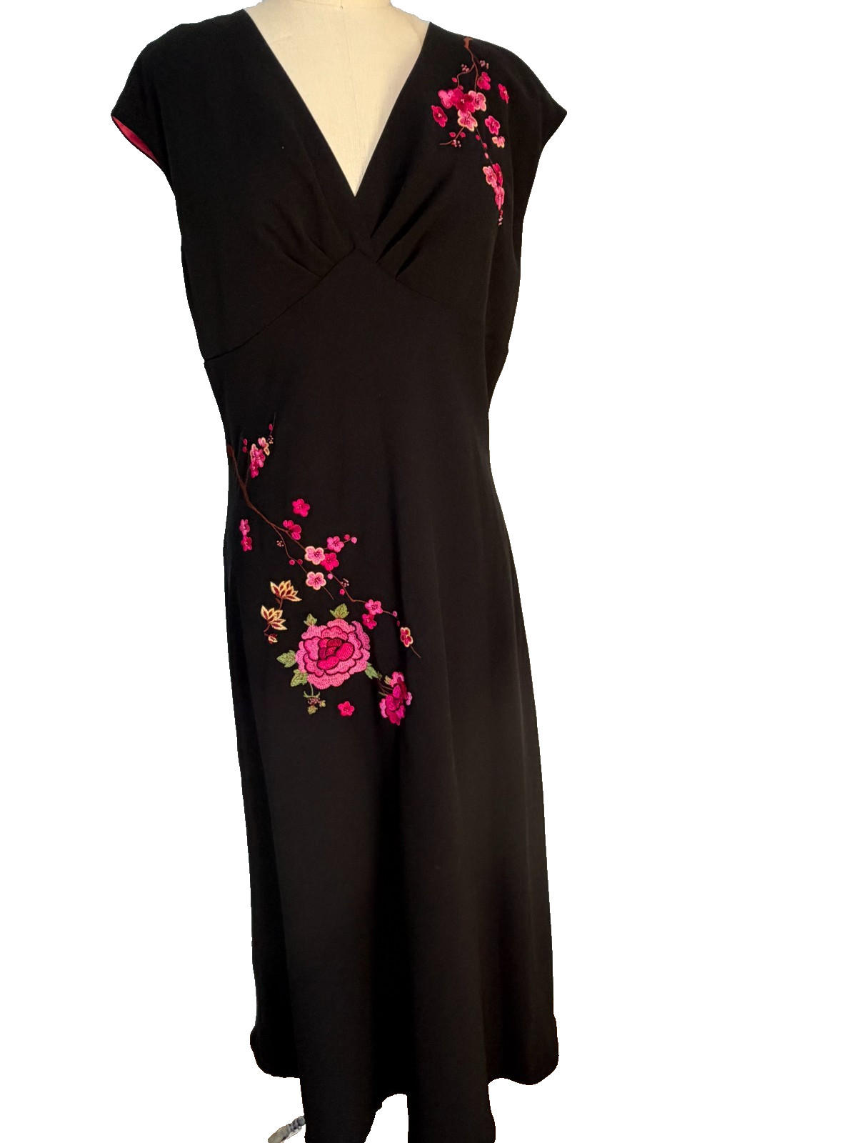Vintage AGB Black Floral Embroidered Maxi Dress V Neck Sleeveless Bodycon Pro