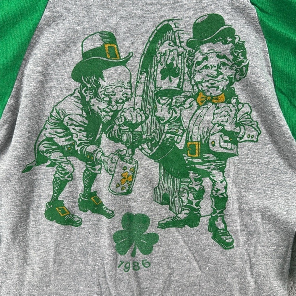 Vintage 1986 St Patricks Day Savannah GA Hanes Raglan Shirt Green Gray Small