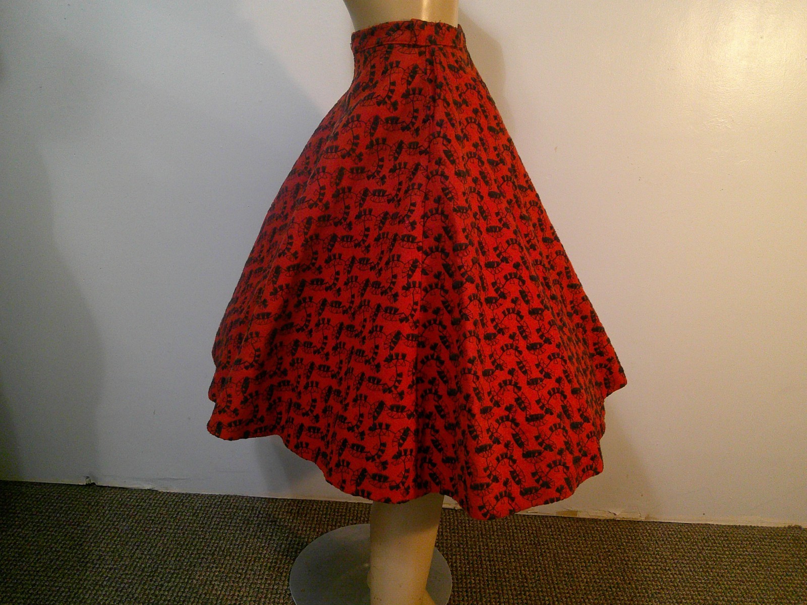 Vtg 50s Rockabilly Red Wool Felt Embroidered Swing Full Sweep Circle Skirt XS