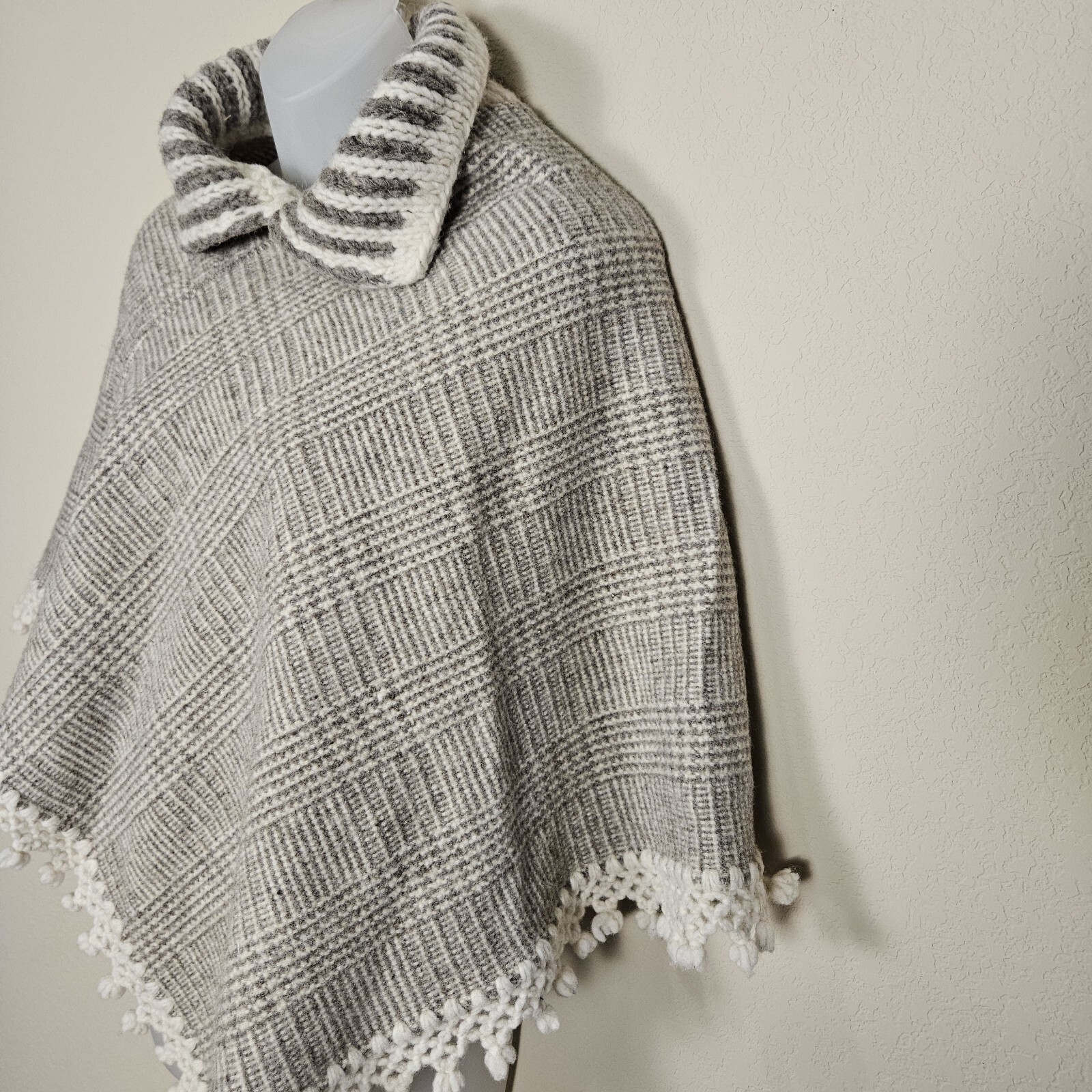 Wool Poncho Cape Fringe Handmade Mexico Vintage Crochet Hippie Boho Lagenlook