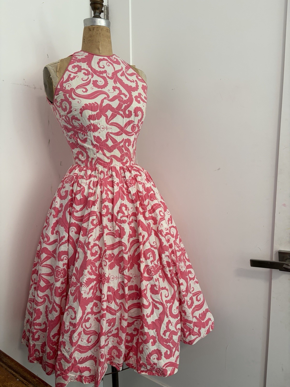 Vintage 1950s Novelty Print Dress Cupid Size Xxs Pink And White XS Pockets Women