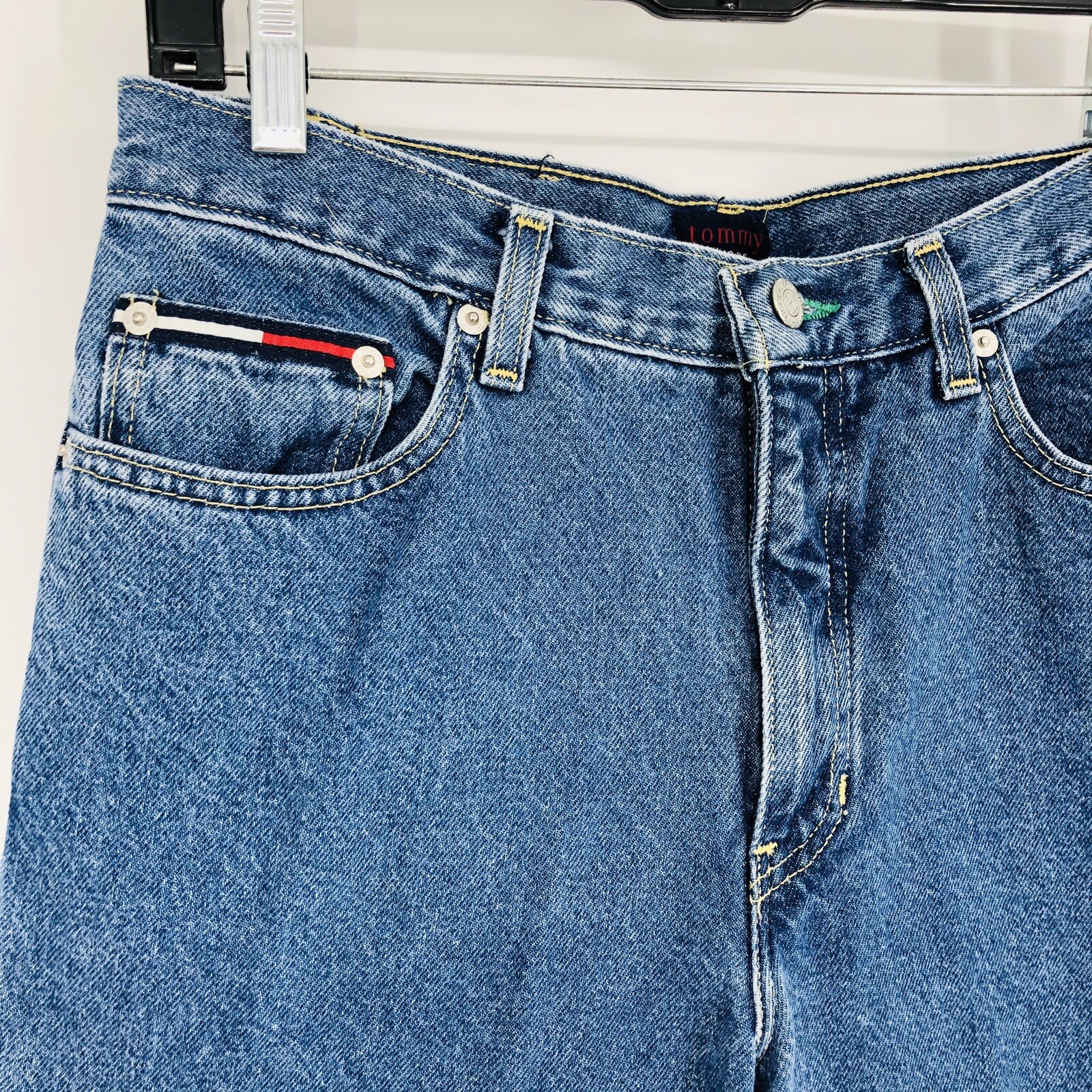 Vintage Tommy Hilfiger Classic Jean Size 9/28 100% Cotton Mom jean High Rise USA