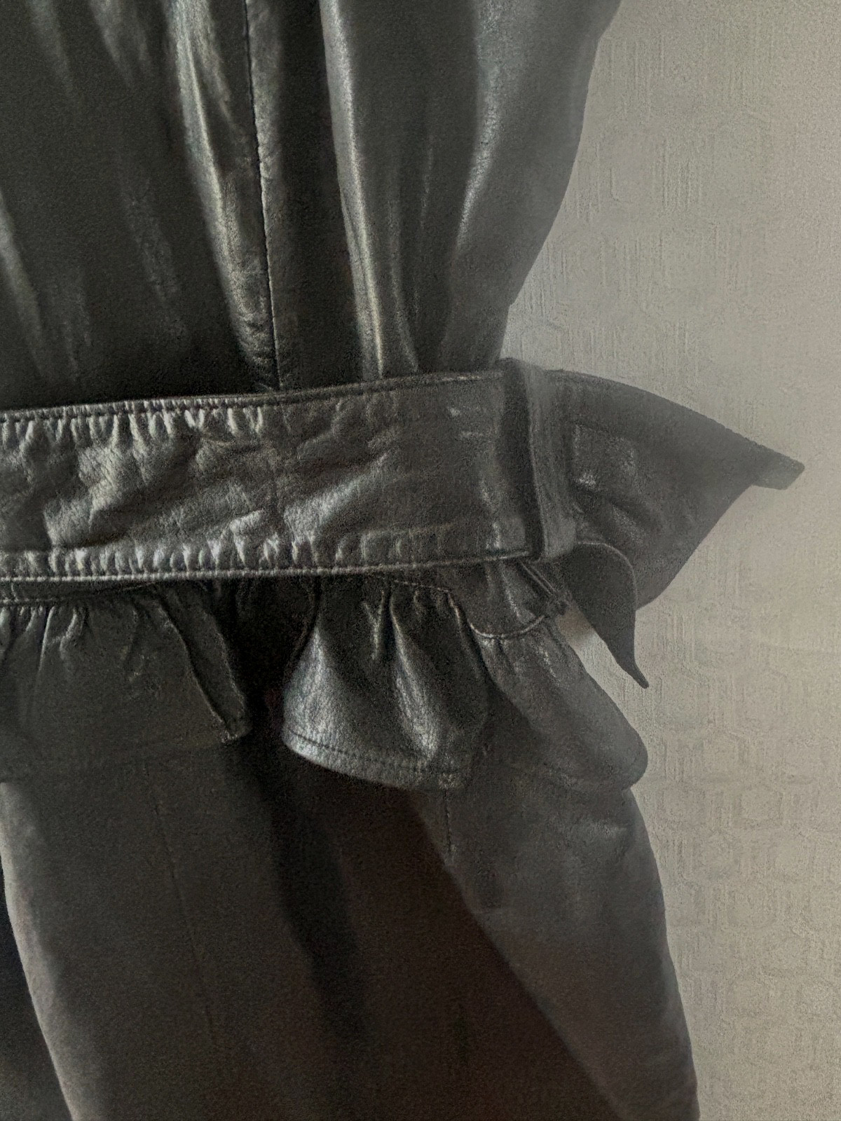 VTG 90’S BERMANS LEATHER BODY CON PEPLUM BELTED SWEETHEART NECKLINE DRESS*XS/S