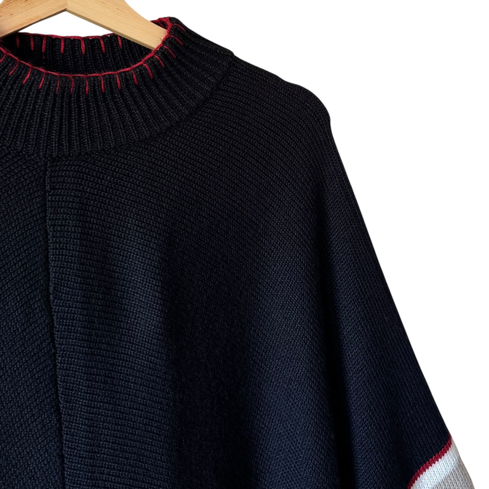 Vtg Gaucho Poncho Wool Blend Geometric Design Artisan Traditional Soft