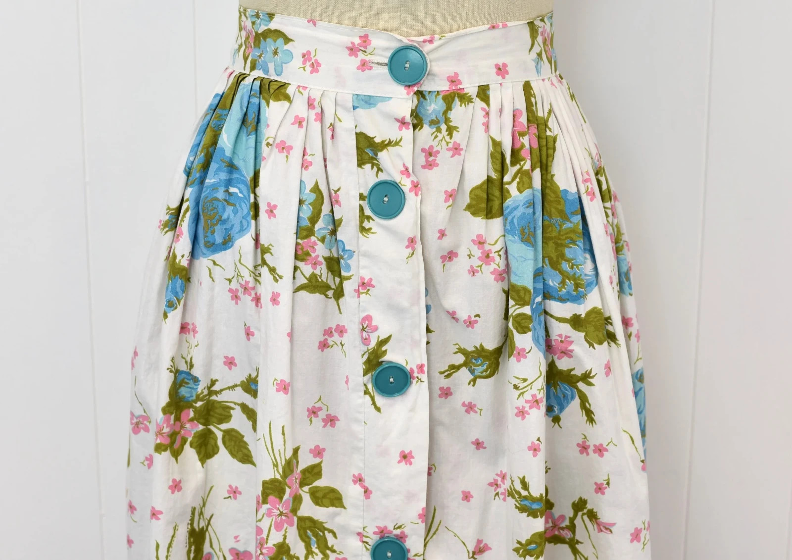 1950s Blue Rose Pink Floral Print White Cotton Pinup Mid Century Skirt