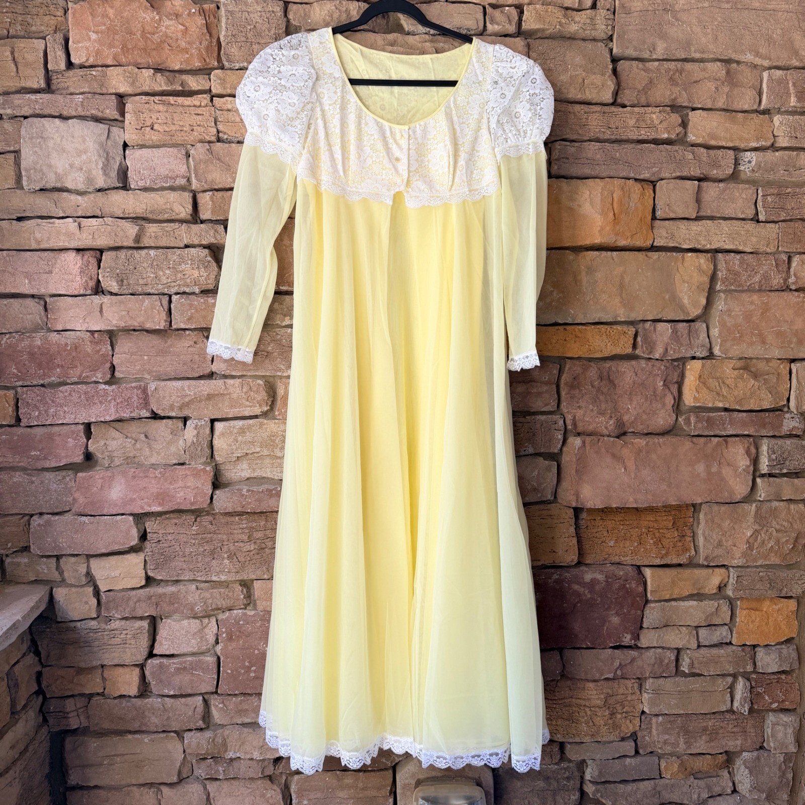Vintage Warner’s Womens 2PC MAXI Nightgown and Robe Yellow Lace SET Coquette