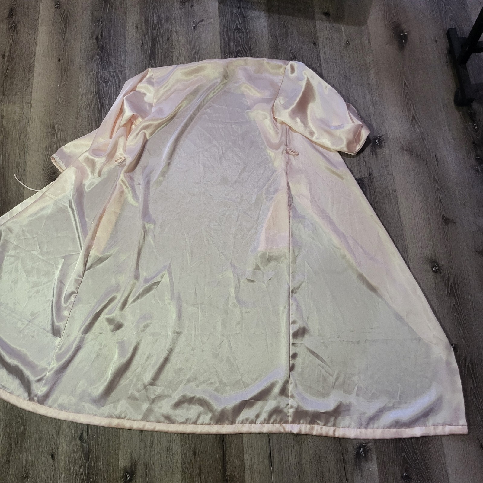 Vintage Barbizon Satin Robe Pink Nude Ribbon Embroidered Tie Sleep Tie Lace
