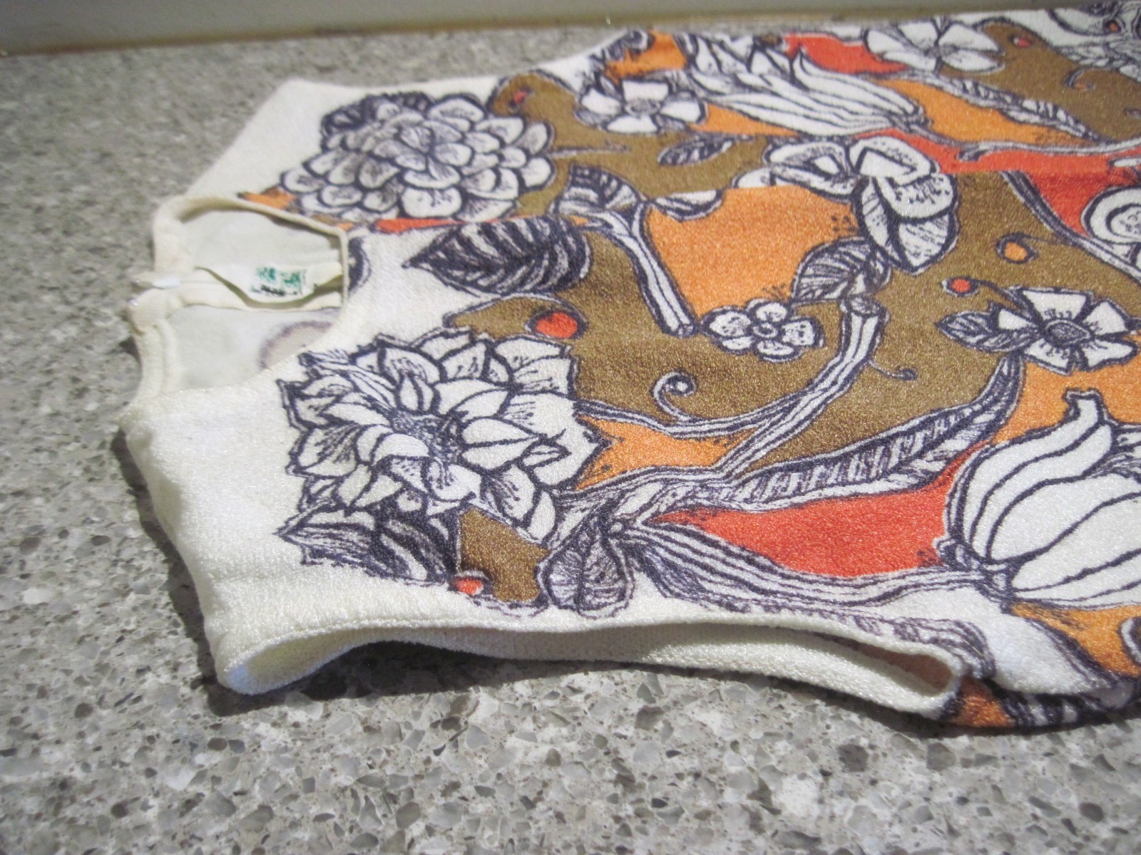 Vintage Textured Knit Sleeveless Zippered Woman’s Jersey Made In Hong Kong EUC