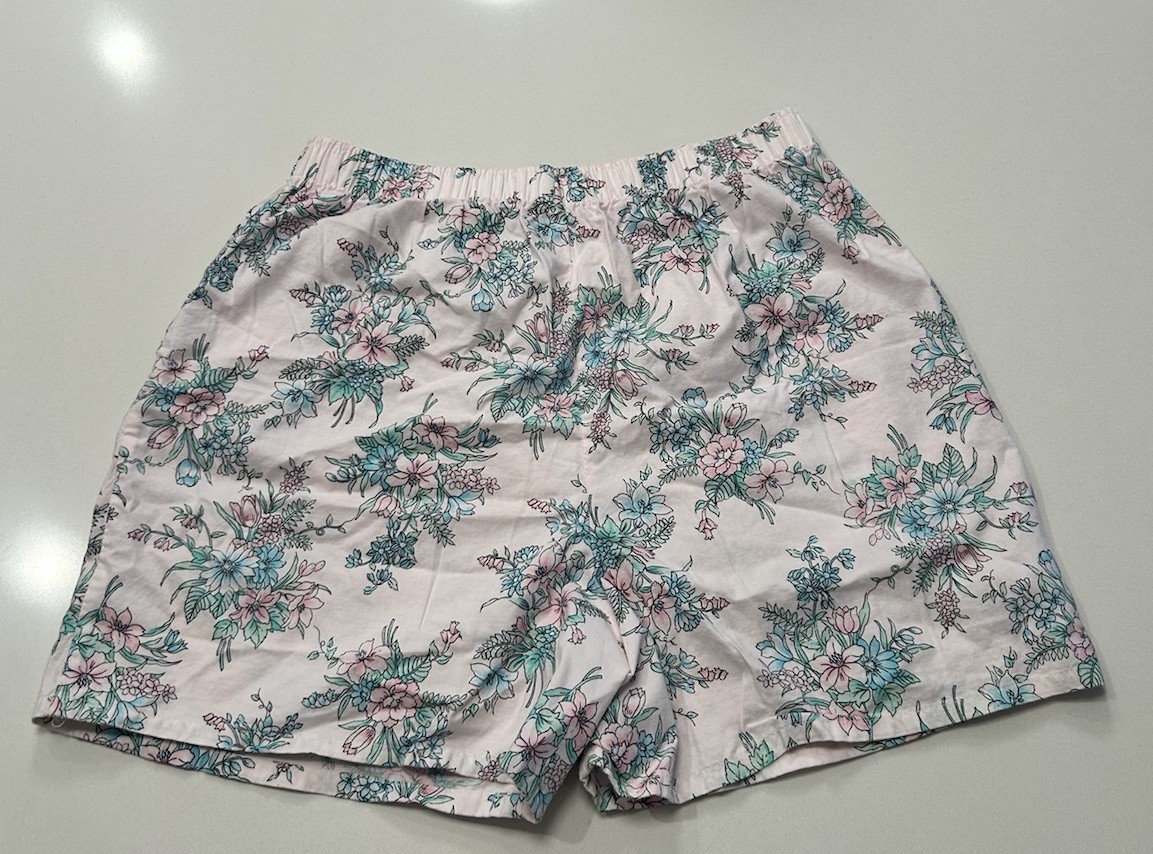 Vintage Classic Money Women’s Summer Shorts Pink Elastic Waist Small Sea Drift