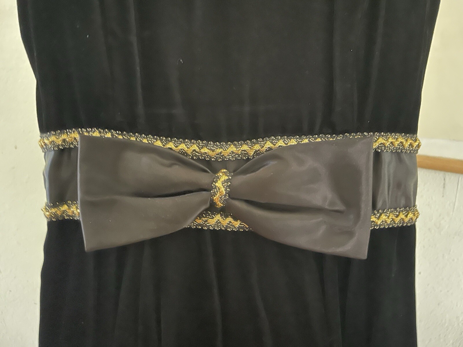 Vtg Formal Short Dress Fashion 1001 Nights Black Velvet Size 0 XS See More Info