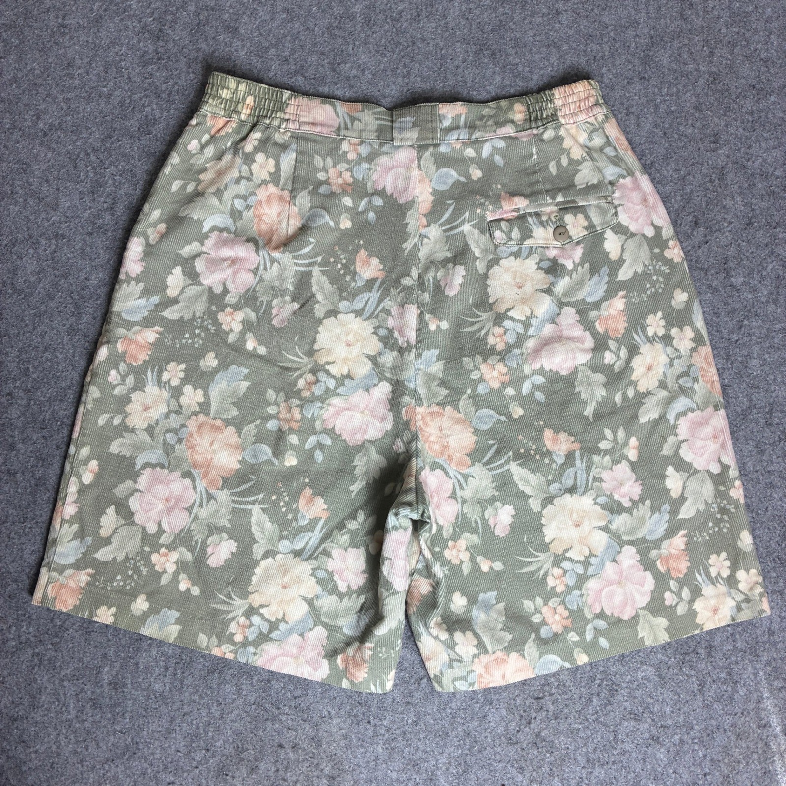 Darlyn Designs Vintage Women’s W30 Floral Corduroy Shorts High Waist Sage Green
