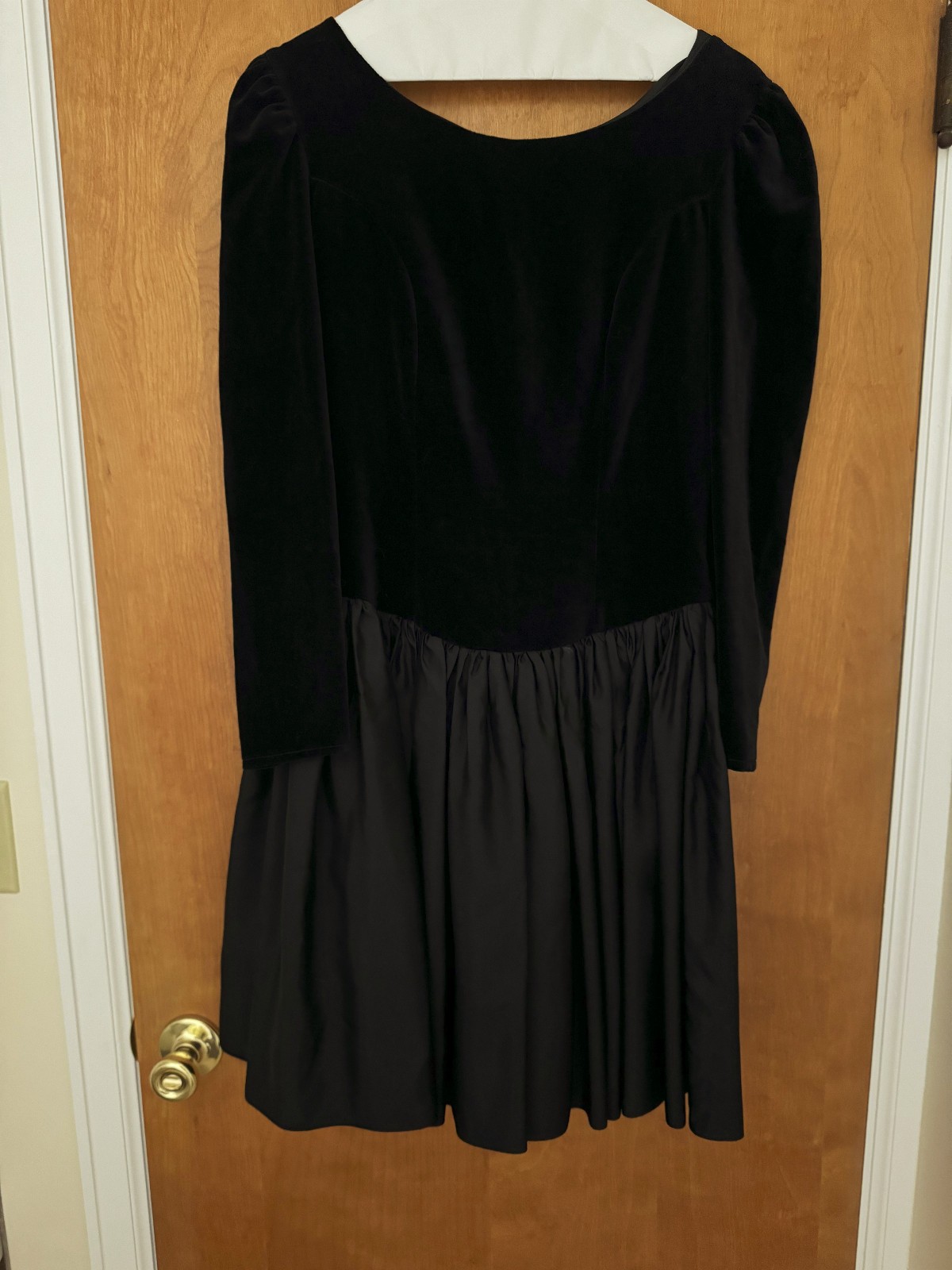Vtg ’90s ARIELLA London Sz L Velvet Fit & Flare Retro Style Black Cocktail Dress