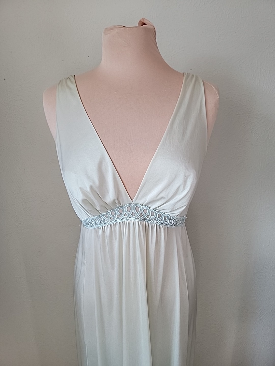 Vintage 1960’s Satin Nightgown Pale Green Empire Waist Tied Back Vanity Fair 36