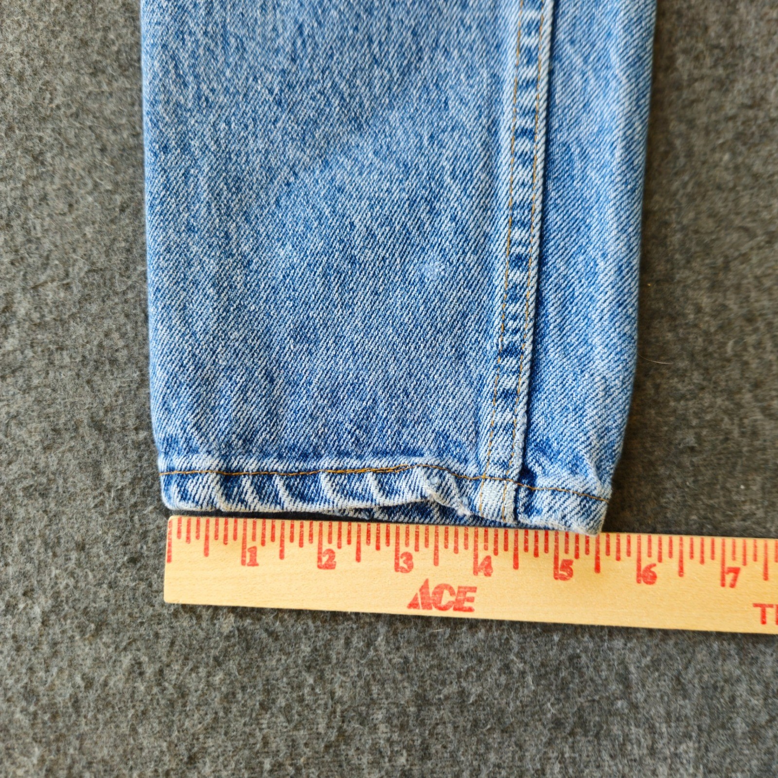Vintage Levi’s 550 Jeans Oct 1998 Black Batwing Fade 28×30 Lt Wash Made in USA