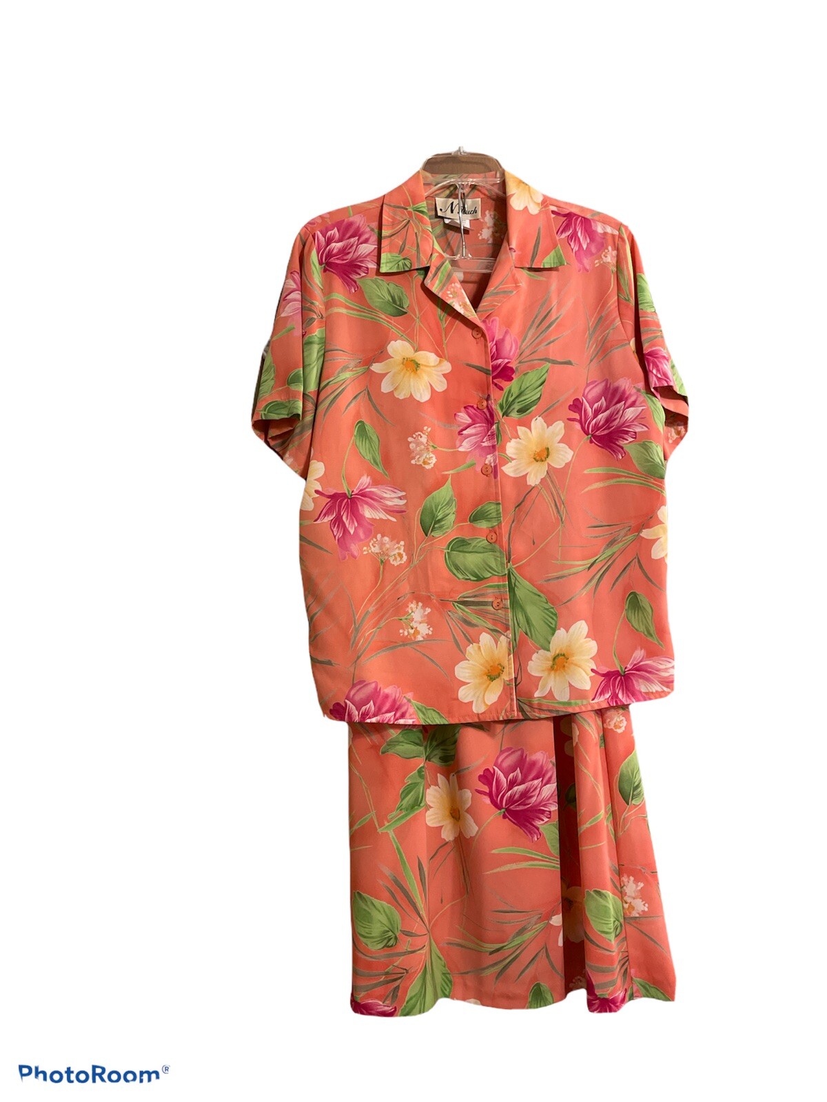 Ladies N Touch shirt & skirt floral Vintage.. Size M& L