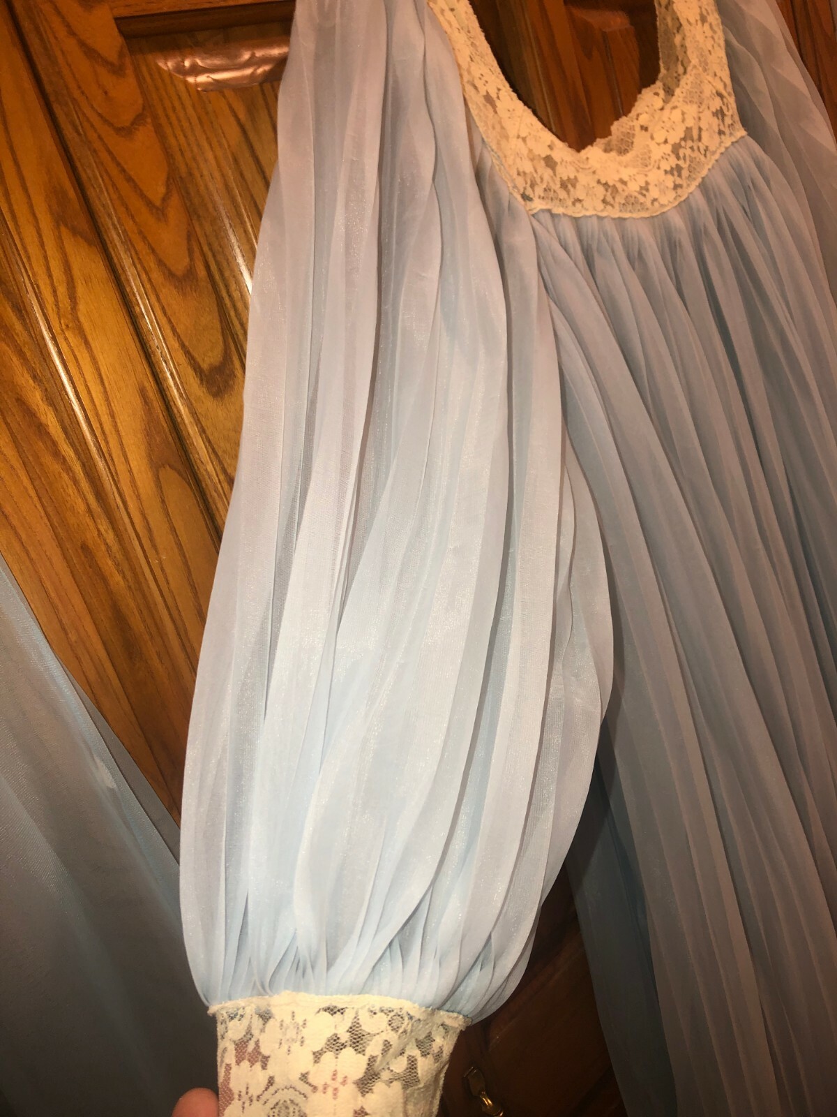 Ladies vtg lt blue accordion pleated nylon 2-piece negligee&cover, Evette, SMALL