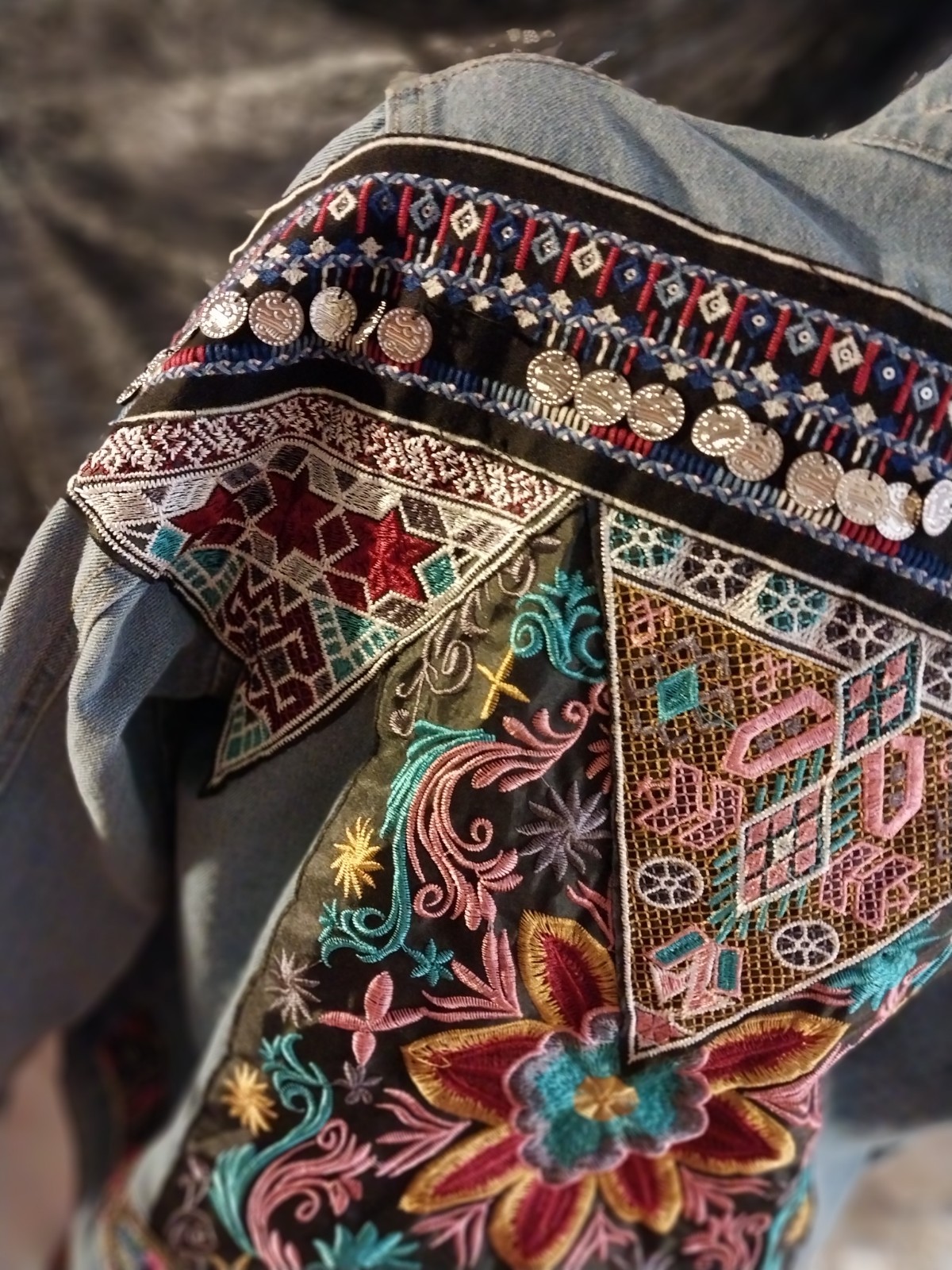 VTG Y2K 90’S BOHO Embroidered Denim Jacket Floral Embellished Tribal Pyramid SEE