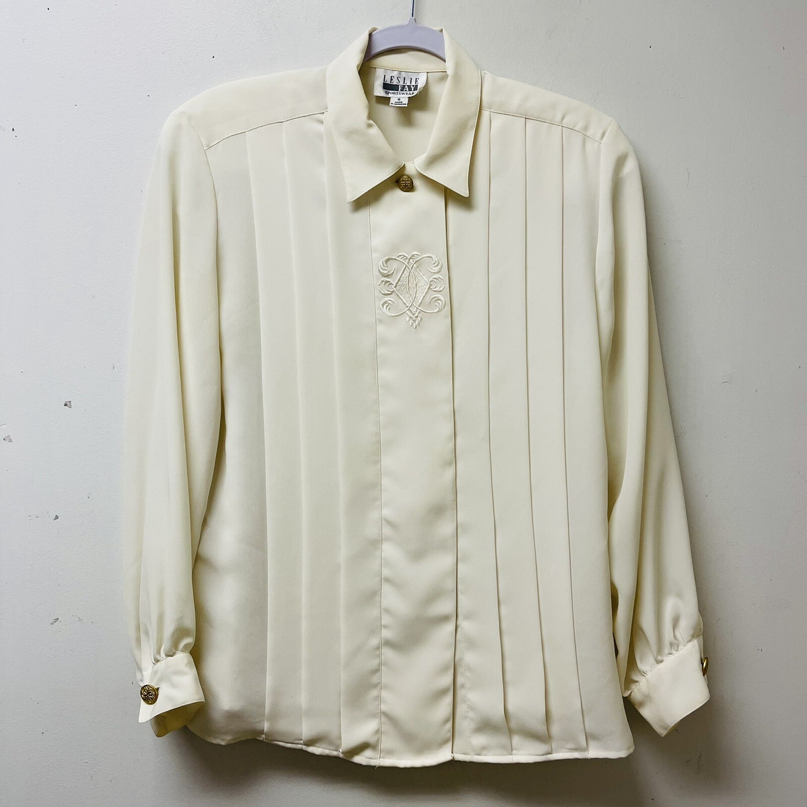 Leslie Fay Retro Blouse Womans 6 Cream VTG Secretary Modest Embroidery Career