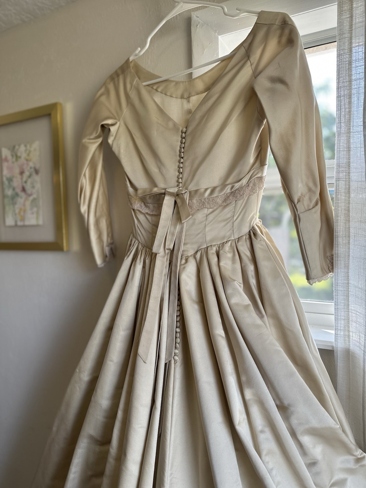 1950s Vintage Priscilla Of Boston Ivory Satin Gown V Bodice /Neck 3/4 Sleeve