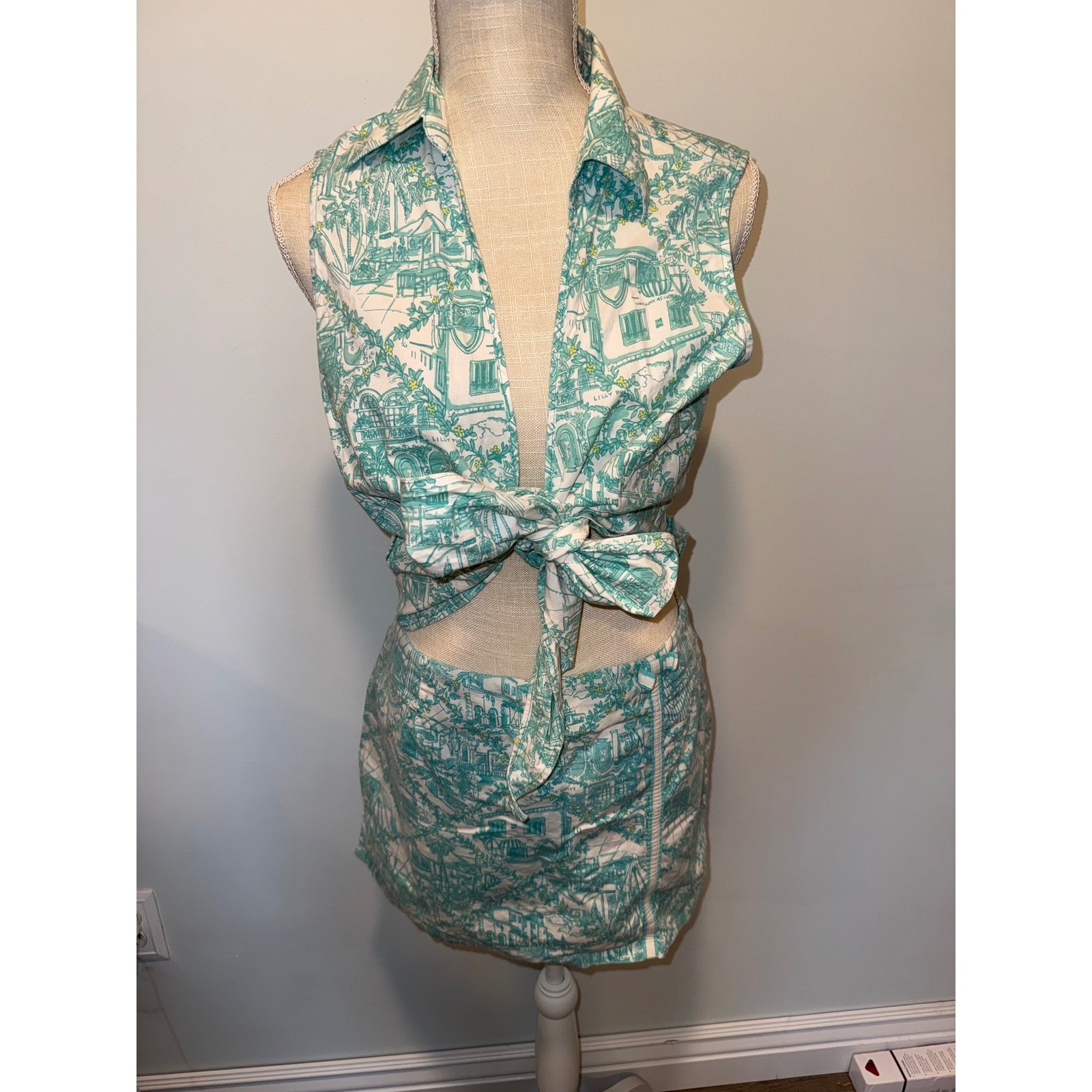 Lilly Pulitzer Vintage Y2K Toile Print Tie Front Top and Skort Set Teal White 10