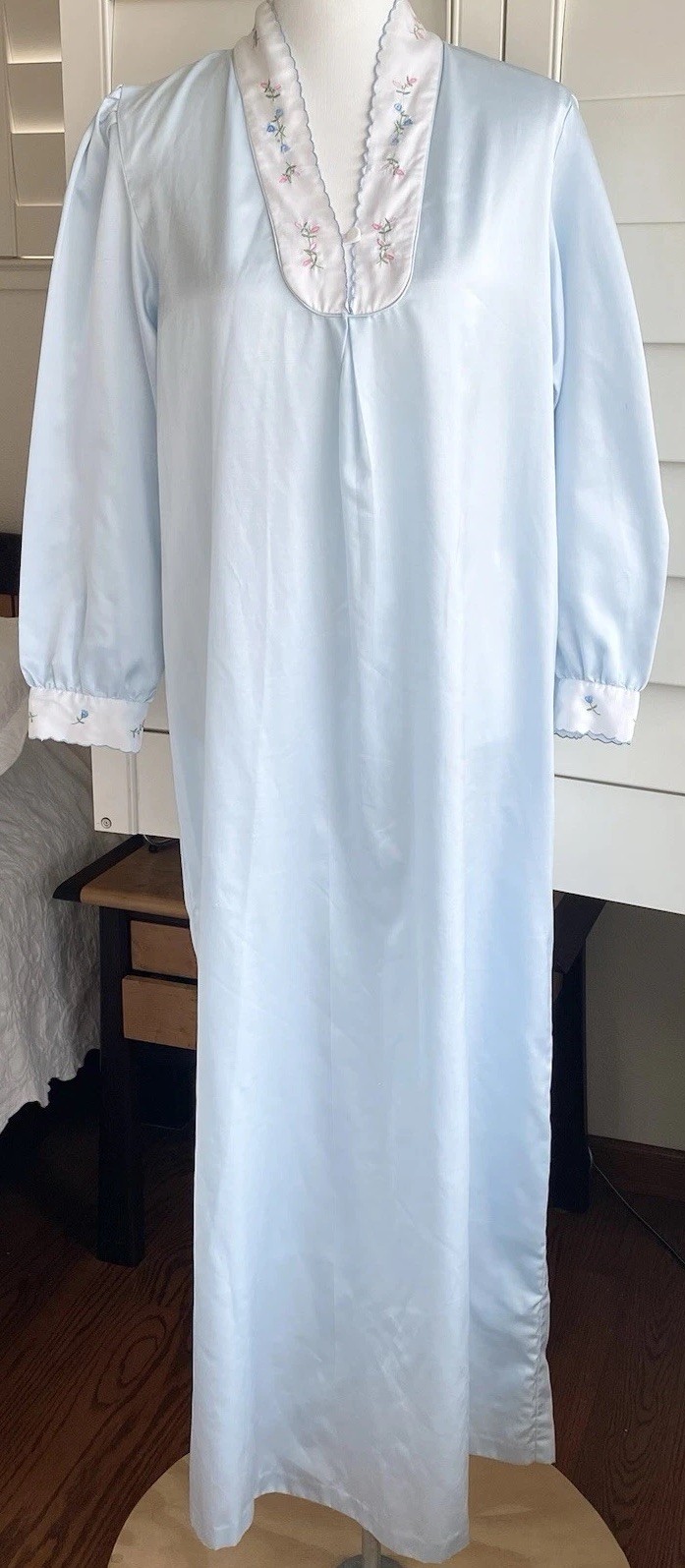 Vtg Jodie Arden Blue Satin Nightgown M Embroidered Floral Scallop Trim Long READ