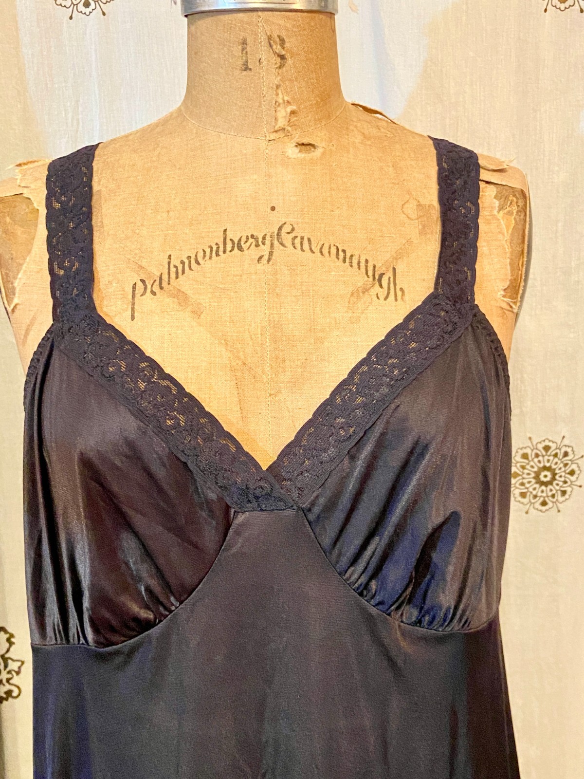 Vintage DIXIE BELLE Black Nylon Full Slip Dress Floral LACE 40 Tall EUC Coquette