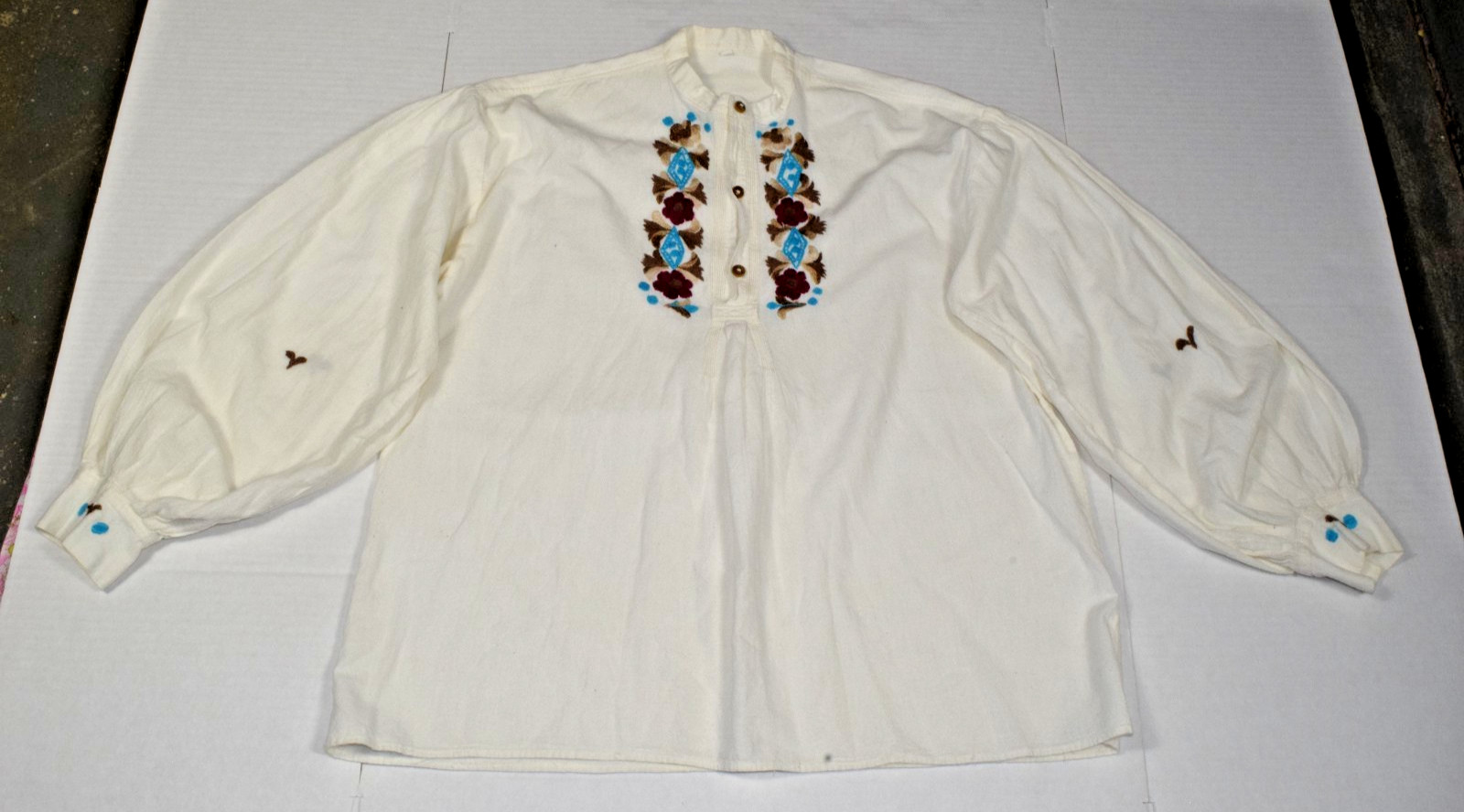 VTG Embroidered Tunic Shirt Size 44 Ivory Cotton Peasant 3 Button 70s 80s 90s