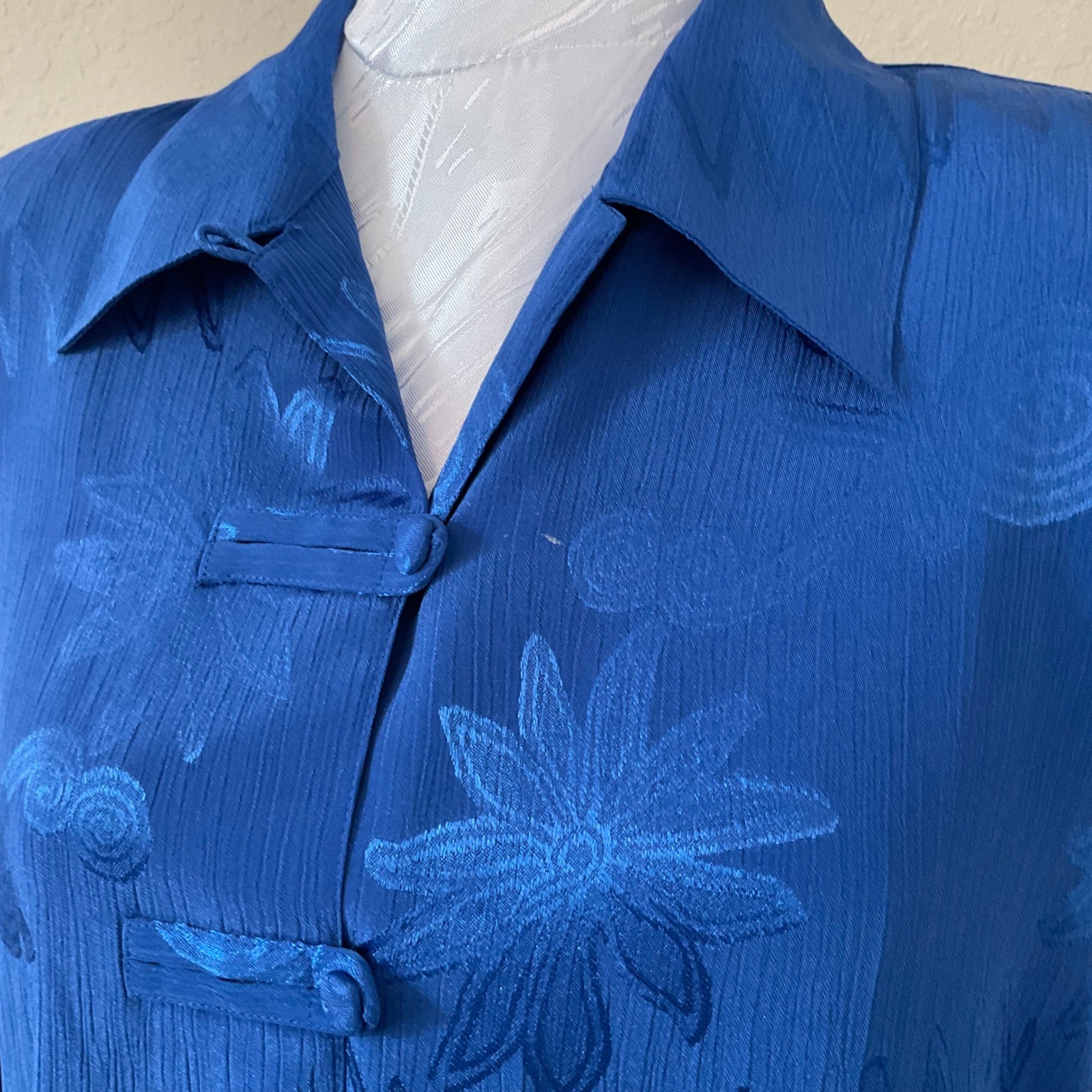 Vintage Christie & Jill Blouse Blue Damask Jacquard Mandarin Collar Frog Closure
