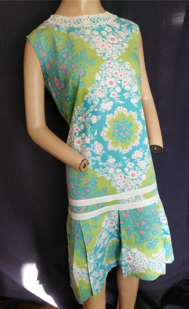 1950’s VINTAGE MULTI COLOR FLORAL COTTON SHIFT NPC FASHIONS-METAL ZIP 40″ BUST