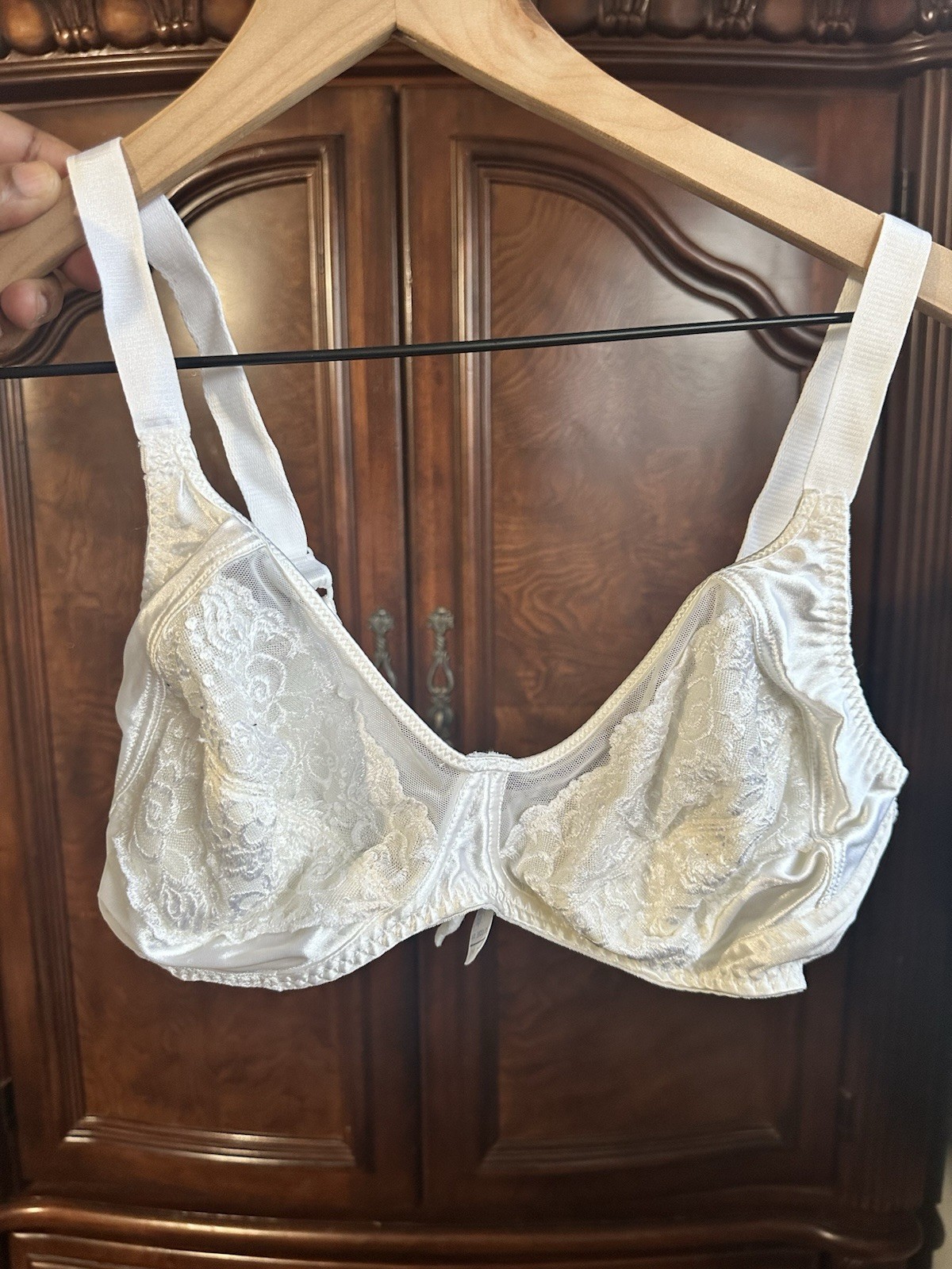 Vassarette Vintage 1980s White Lace Bra 38DDD Nylon Polyester Spandex