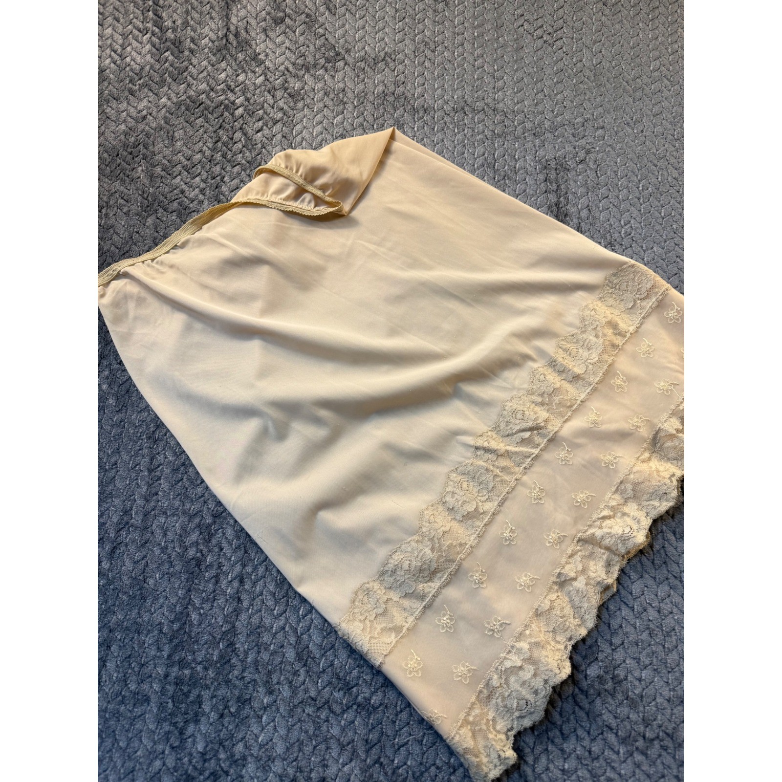 Vintage Charmode Sears Half Slip Beige Lace Floral Embroidery Small 25 Inch Long