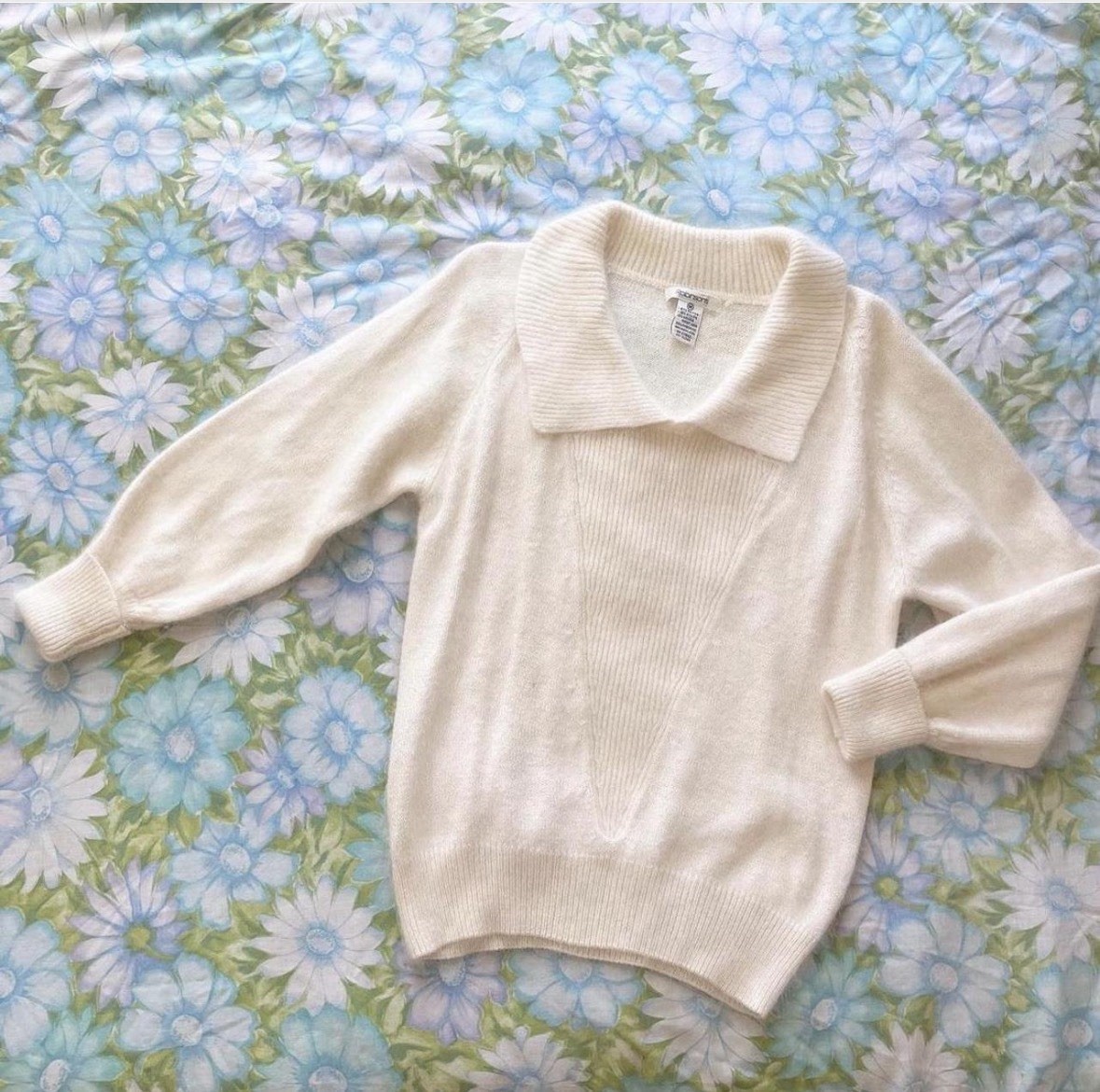 Vintage 1980s White Angora Sweater -Robinson’s – Size M