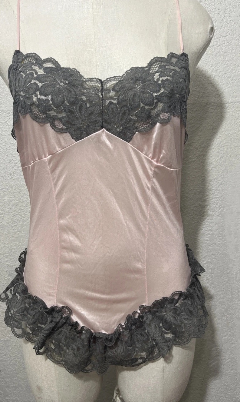Vintage Julianes Babydoll RUFFLE LACE LINGERIE Sexy Sheer